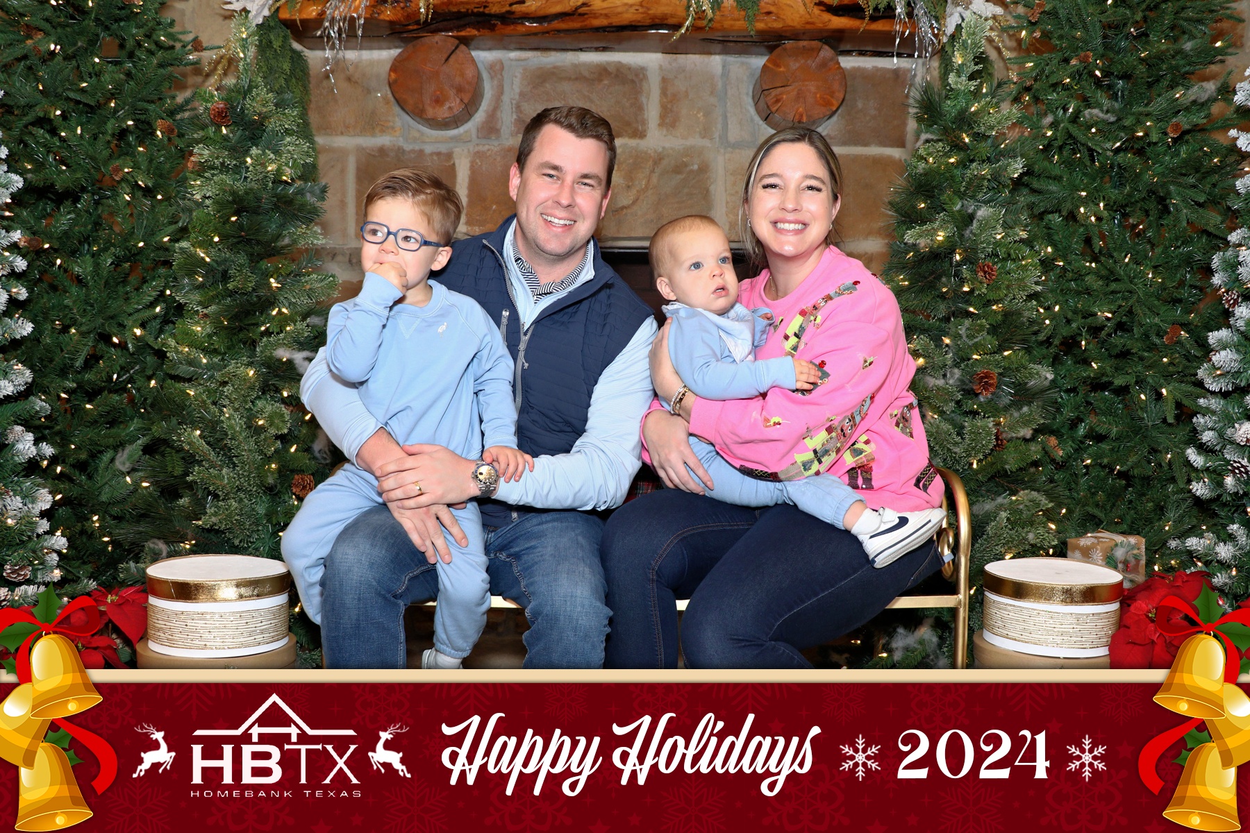HomeBank Texas Photos with Santa | View more photos from the event at gallery.rckapturedmemories.com/u/RCKapturedMemories/HomeBank-Texas-Photos-with-Santa