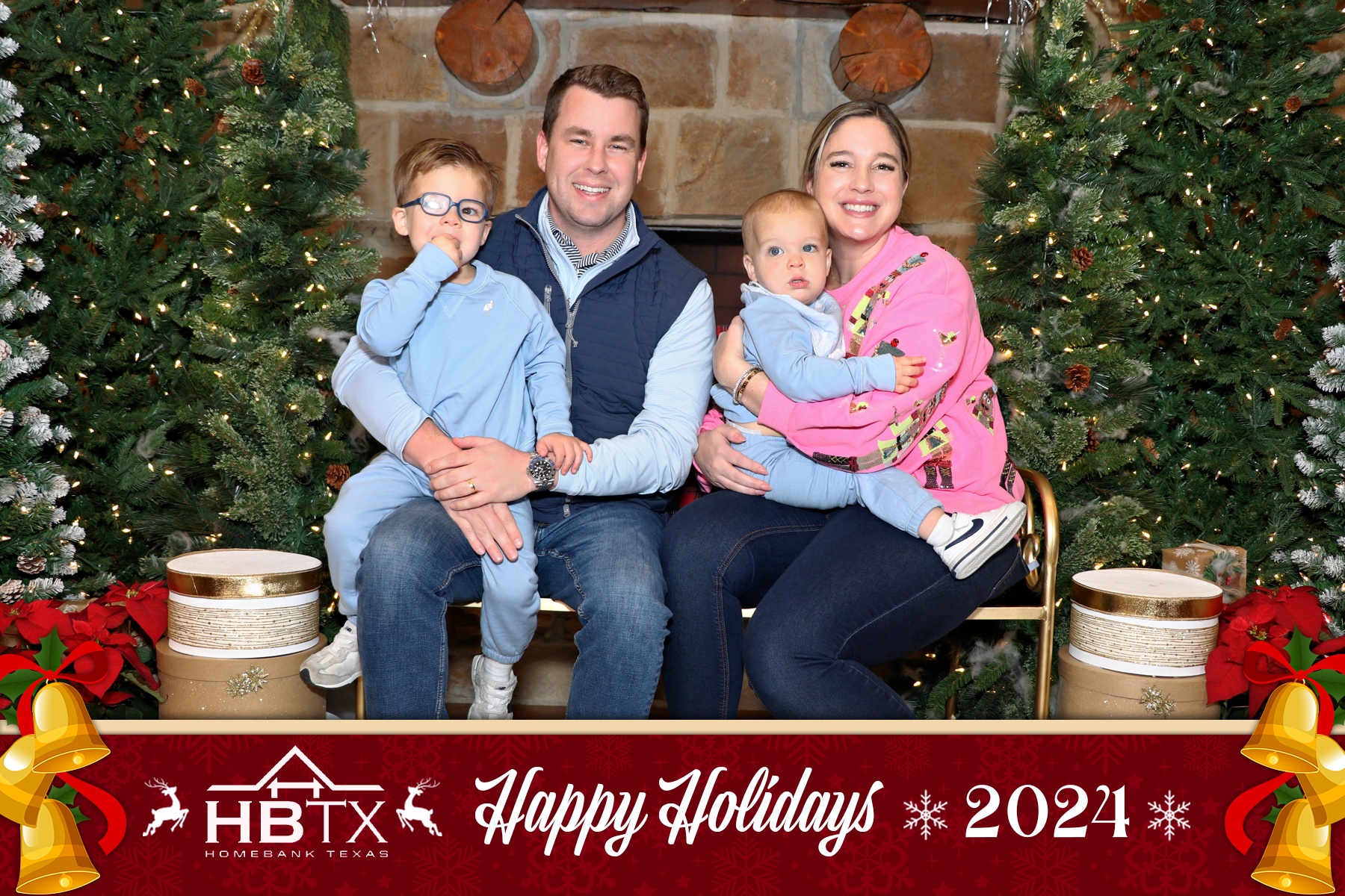 HomeBank Texas Photos with Santa | View more photos from the event at gallery.rckapturedmemories.com/u/RCKapturedMemories/HomeBank-Texas-Photos-with-Santa