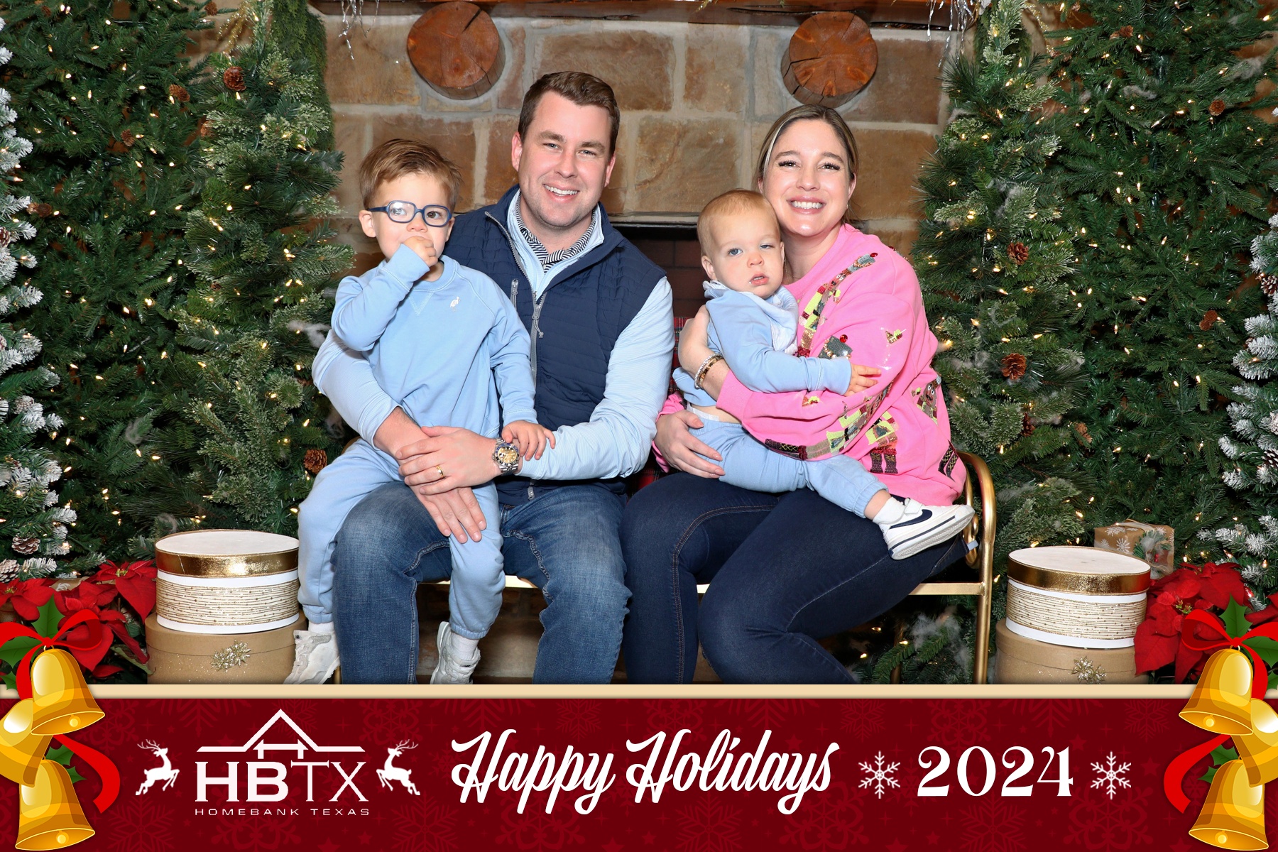 HomeBank Texas Photos with Santa | View more photos from the event at gallery.rckapturedmemories.com/u/RCKapturedMemories/HomeBank-Texas-Photos-with-Santa