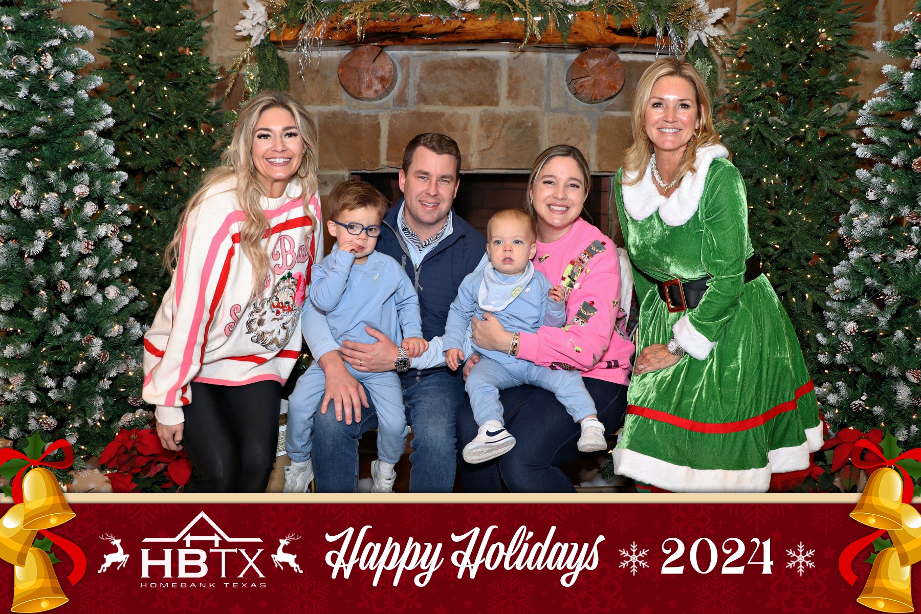 HomeBank Texas Photos with Santa | View more photos from the event at gallery.rckapturedmemories.com/u/RCKapturedMemories/HomeBank-Texas-Photos-with-Santa
