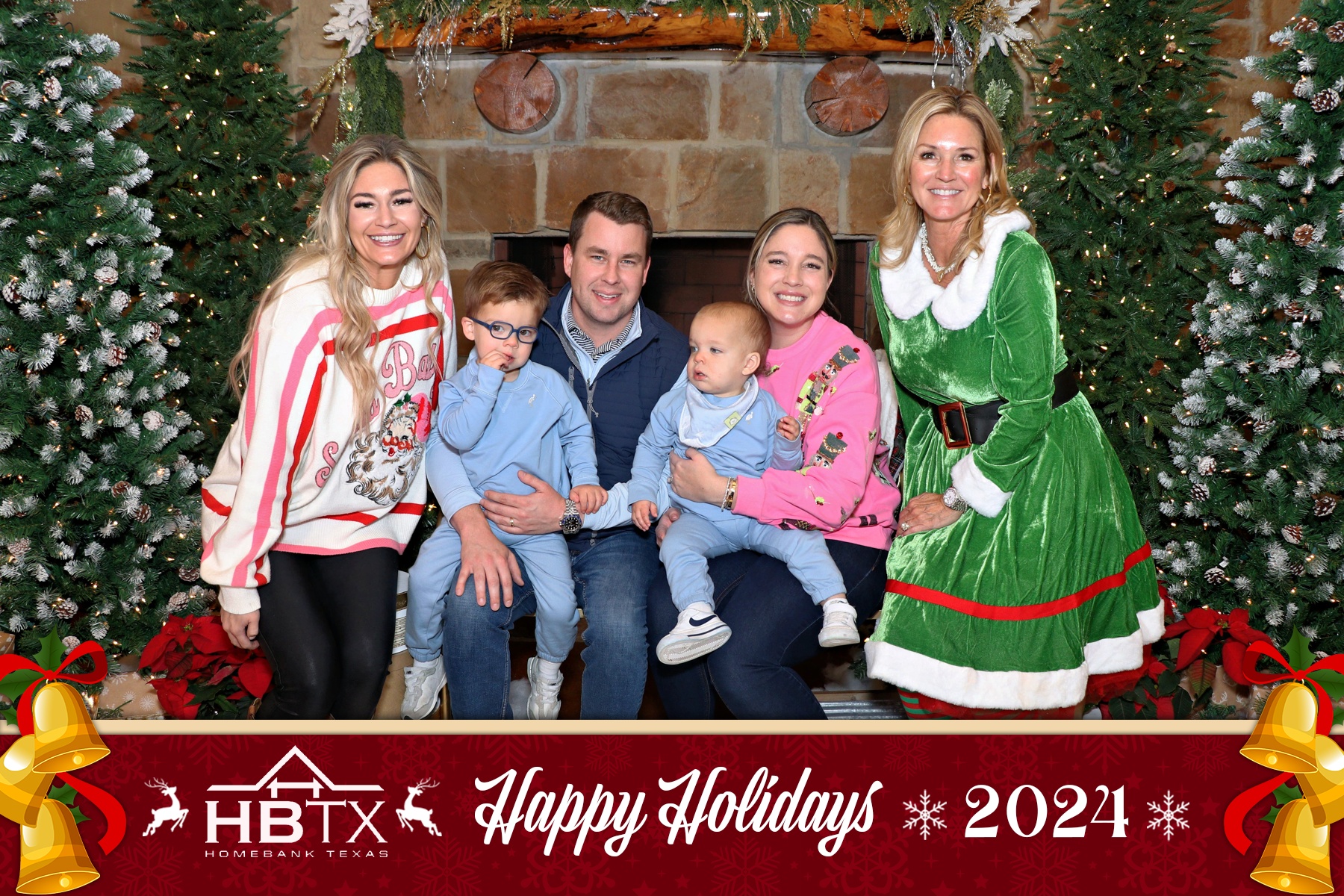 HomeBank Texas Photos with Santa | View more photos from the event at gallery.rckapturedmemories.com/u/RCKapturedMemories/HomeBank-Texas-Photos-with-Santa