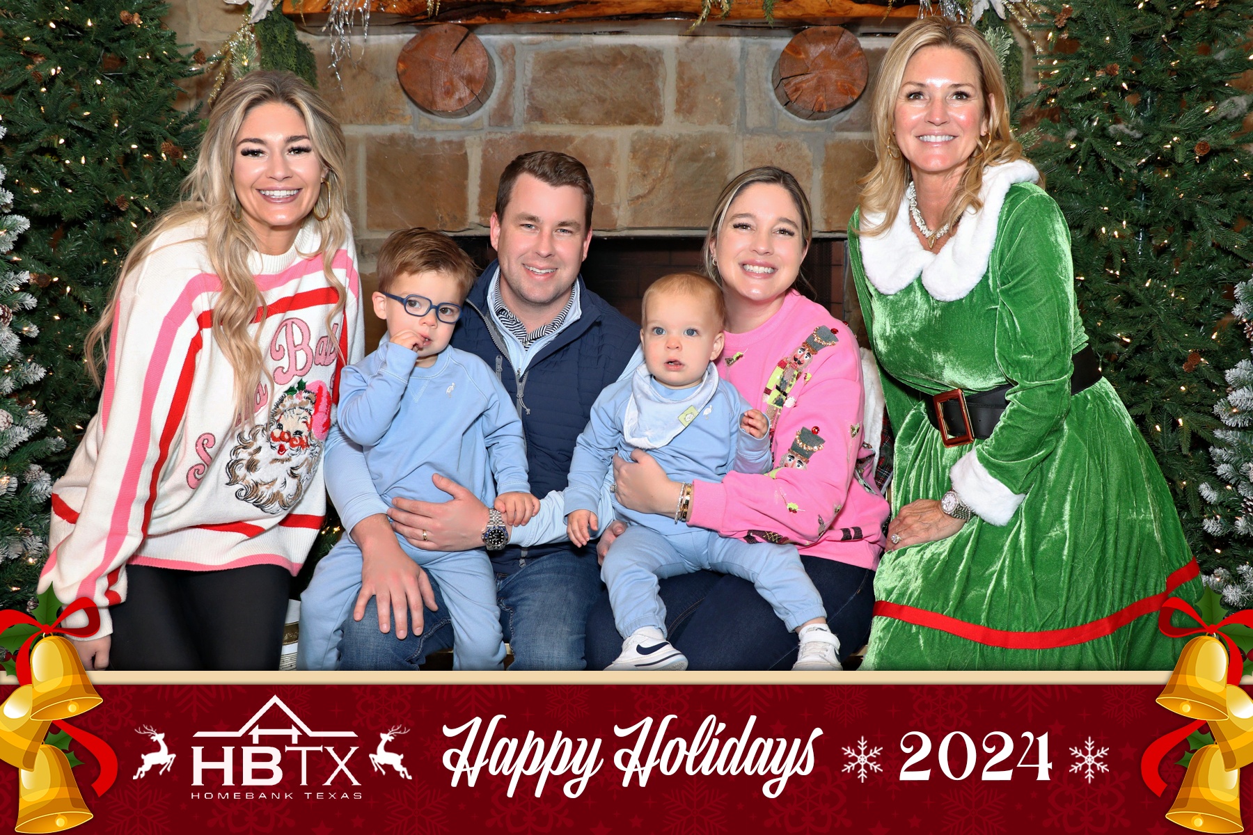 HomeBank Texas Photos with Santa | View more photos from the event at gallery.rckapturedmemories.com/u/RCKapturedMemories/HomeBank-Texas-Photos-with-Santa