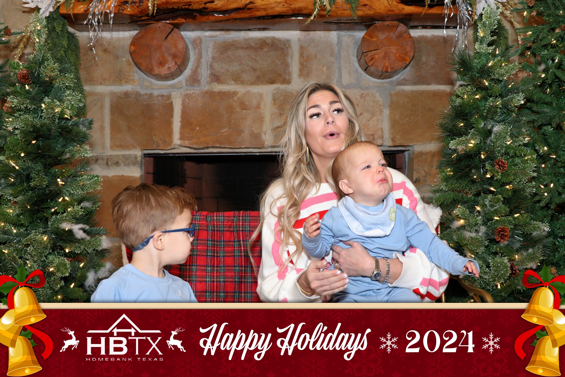 HomeBank Texas Photos with Santa | View more photos from the event at gallery.rckapturedmemories.com/u/RCKapturedMemories/HomeBank-Texas-Photos-with-Santa