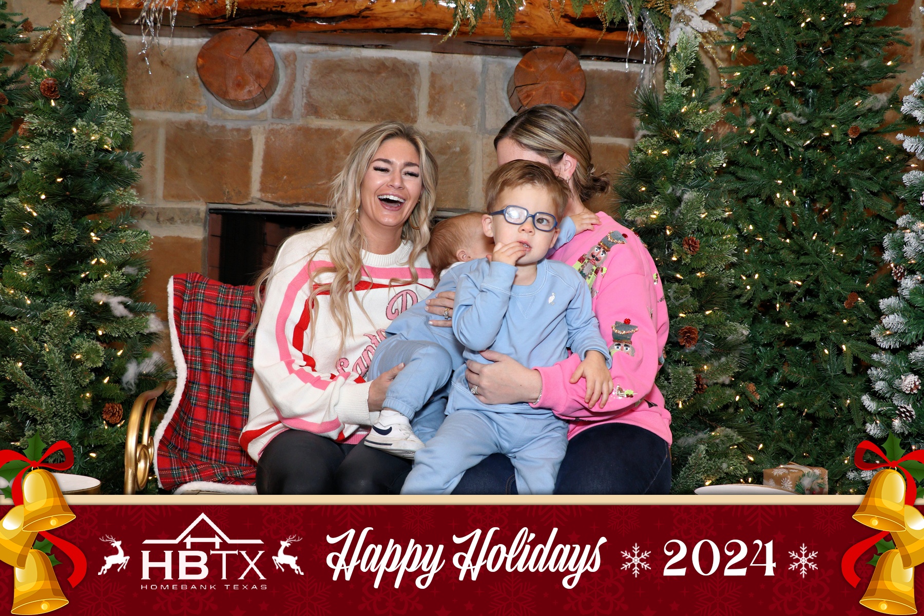 HomeBank Texas Photos with Santa | View more photos from the event at gallery.rckapturedmemories.com/u/RCKapturedMemories/HomeBank-Texas-Photos-with-Santa