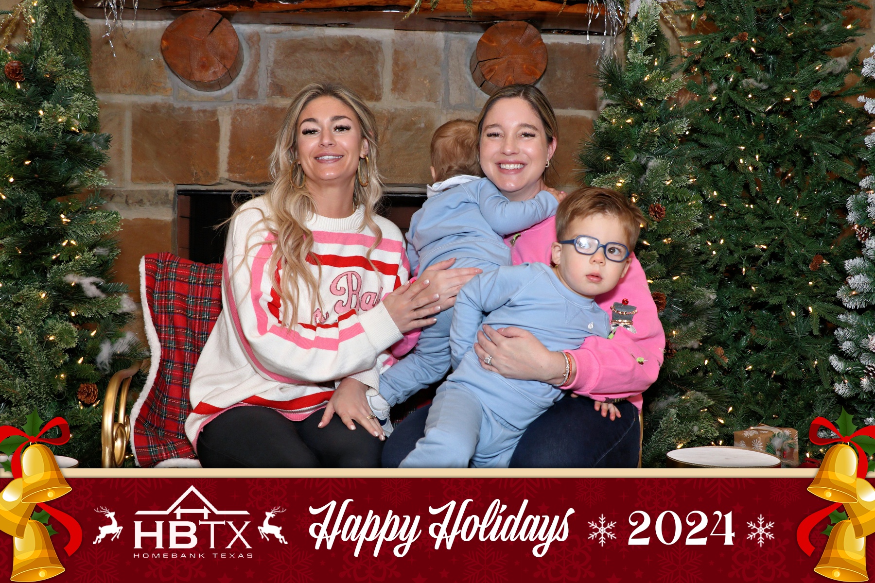 HomeBank Texas Photos with Santa | View more photos from the event at gallery.rckapturedmemories.com/u/RCKapturedMemories/HomeBank-Texas-Photos-with-Santa