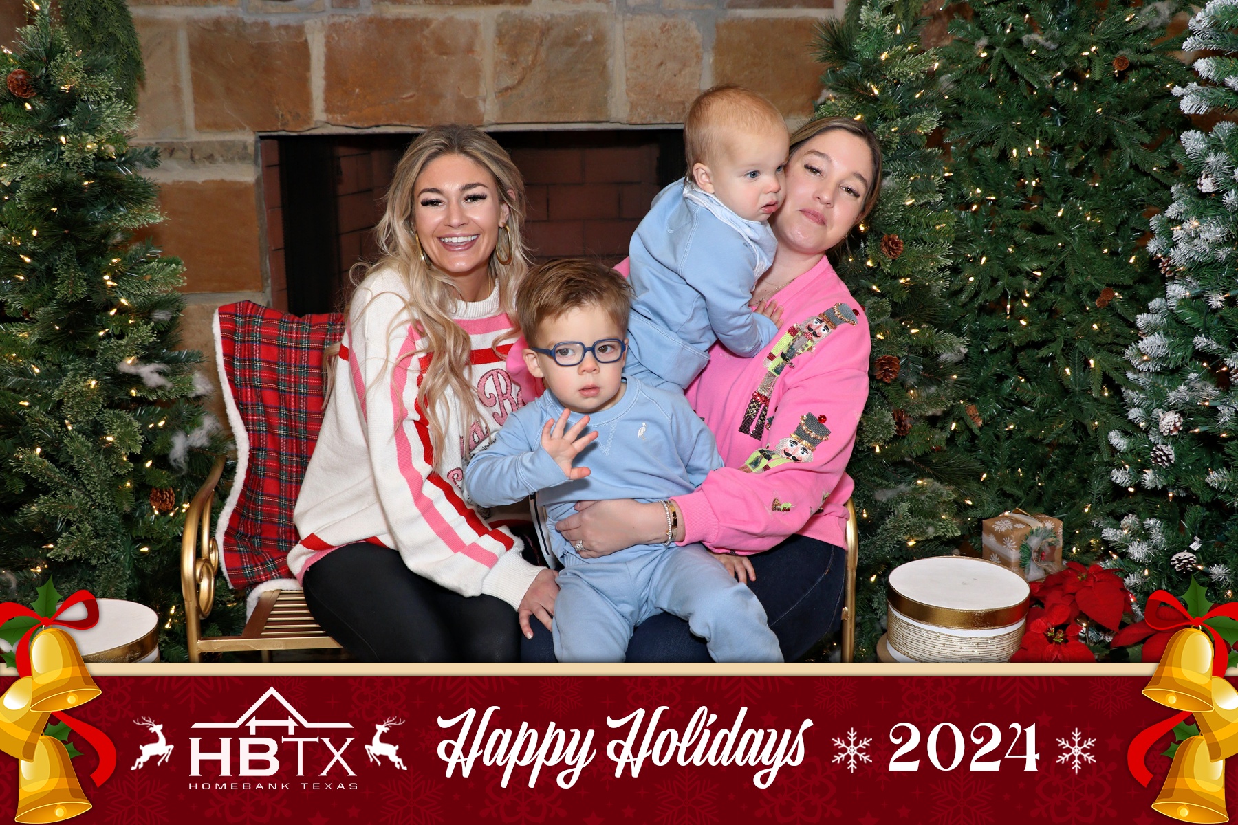 HomeBank Texas Photos with Santa | View more photos from the event at gallery.rckapturedmemories.com/u/RCKapturedMemories/HomeBank-Texas-Photos-with-Santa
