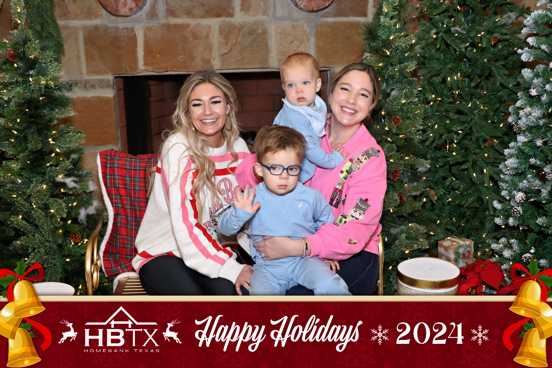 HomeBank Texas Photos with Santa | View more photos from the event at gallery.rckapturedmemories.com/u/RCKapturedMemories/HomeBank-Texas-Photos-with-Santa