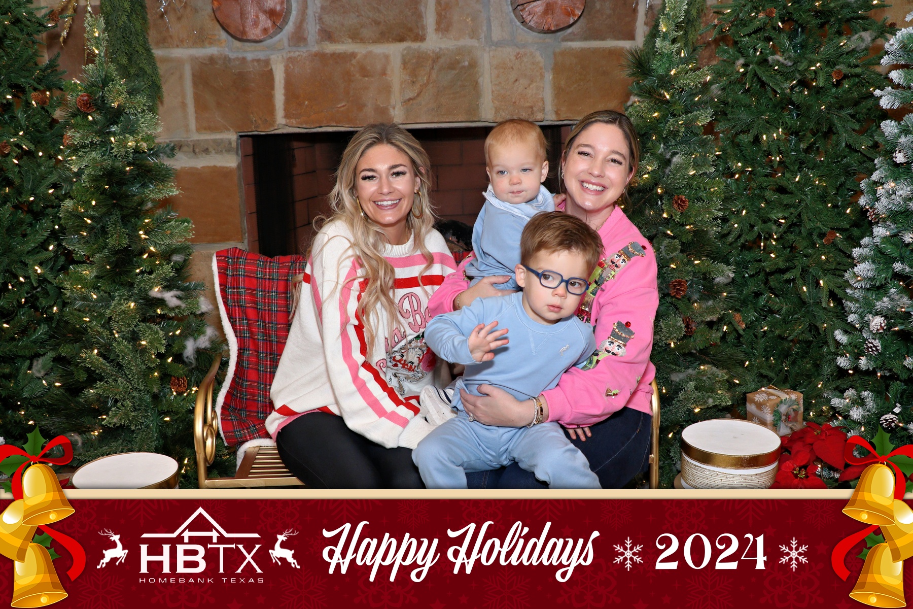 HomeBank Texas Photos with Santa | View more photos from the event at gallery.rckapturedmemories.com/u/RCKapturedMemories/HomeBank-Texas-Photos-with-Santa