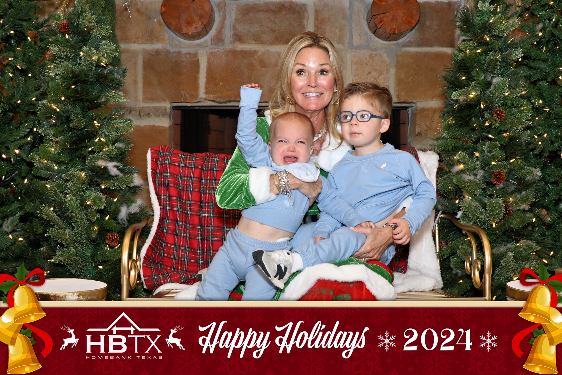 HomeBank Texas Photos with Santa | View more photos from the event at gallery.rckapturedmemories.com/u/RCKapturedMemories/HomeBank-Texas-Photos-with-Santa