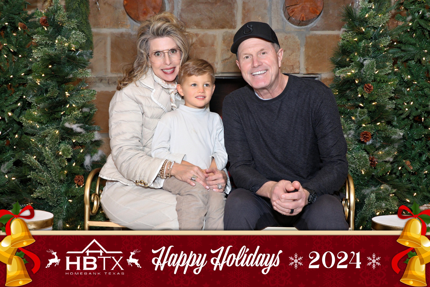 HomeBank Texas Photos with Santa | View more photos from the event at gallery.rckapturedmemories.com/u/RCKapturedMemories/HomeBank-Texas-Photos-with-Santa