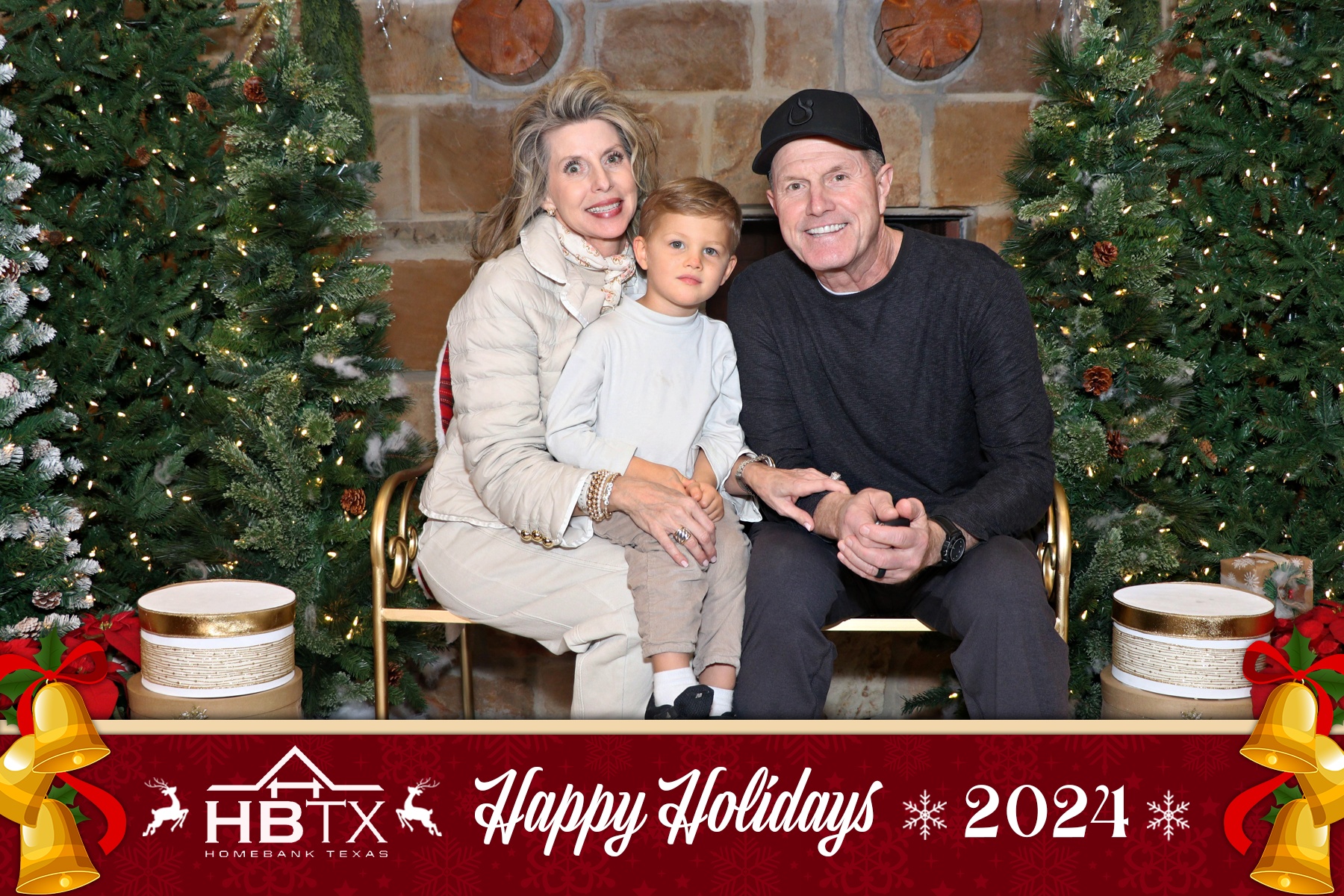 HomeBank Texas Photos with Santa | View more photos from the event at gallery.rckapturedmemories.com/u/RCKapturedMemories/HomeBank-Texas-Photos-with-Santa