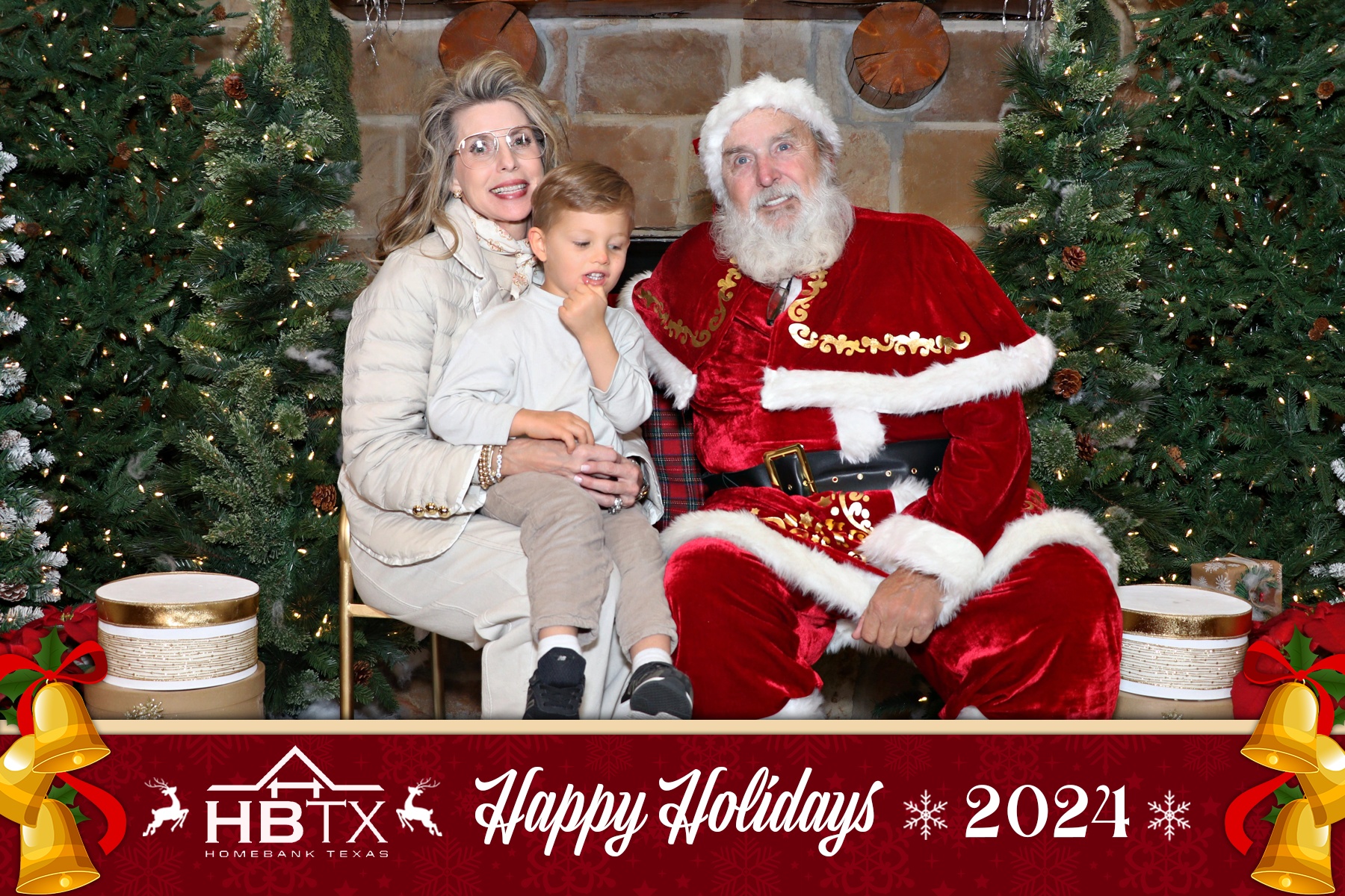 HomeBank Texas Photos with Santa | View more photos from the event at gallery.rckapturedmemories.com/u/RCKapturedMemories/HomeBank-Texas-Photos-with-Santa