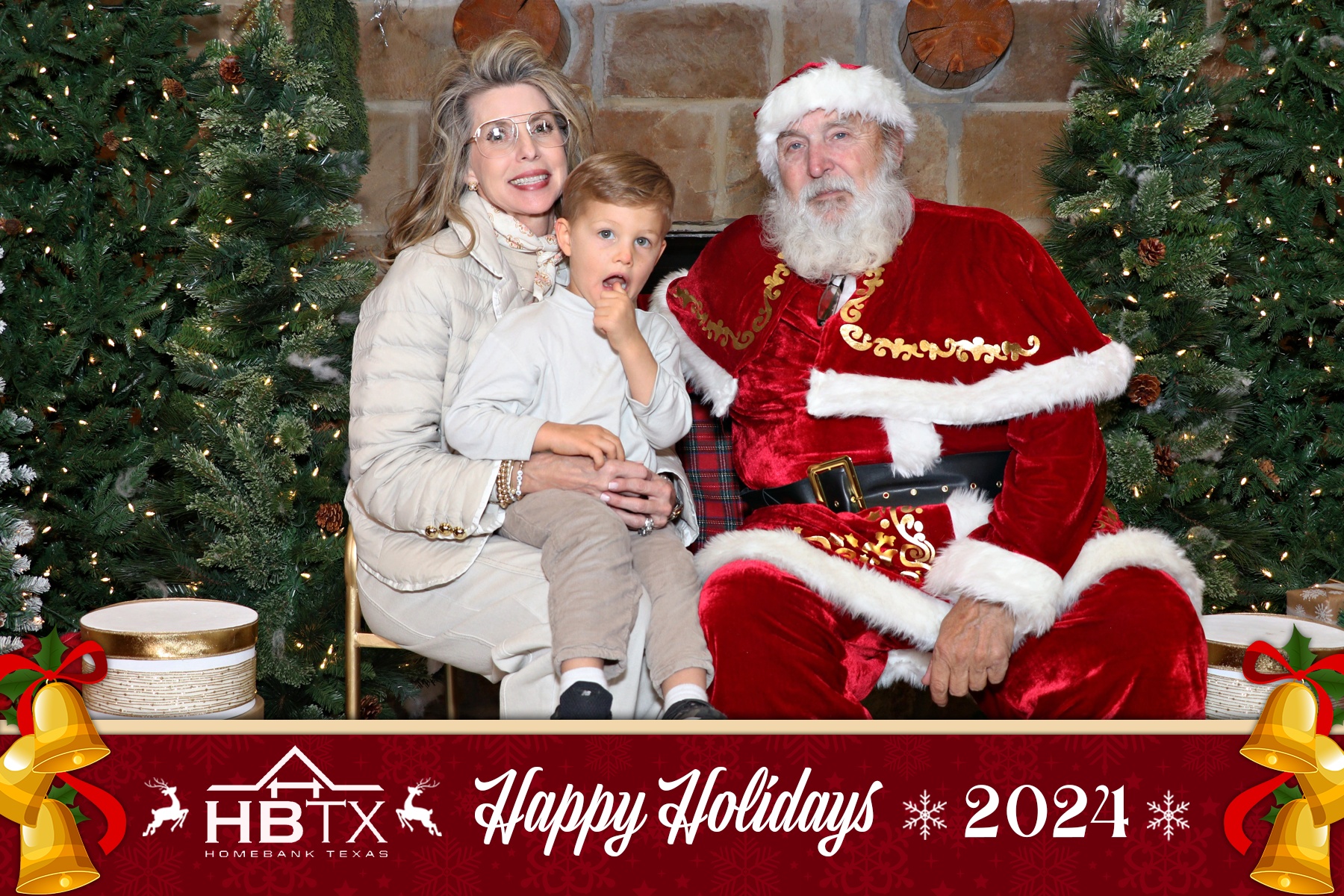 HomeBank Texas Photos with Santa | View more photos from the event at gallery.rckapturedmemories.com/u/RCKapturedMemories/HomeBank-Texas-Photos-with-Santa