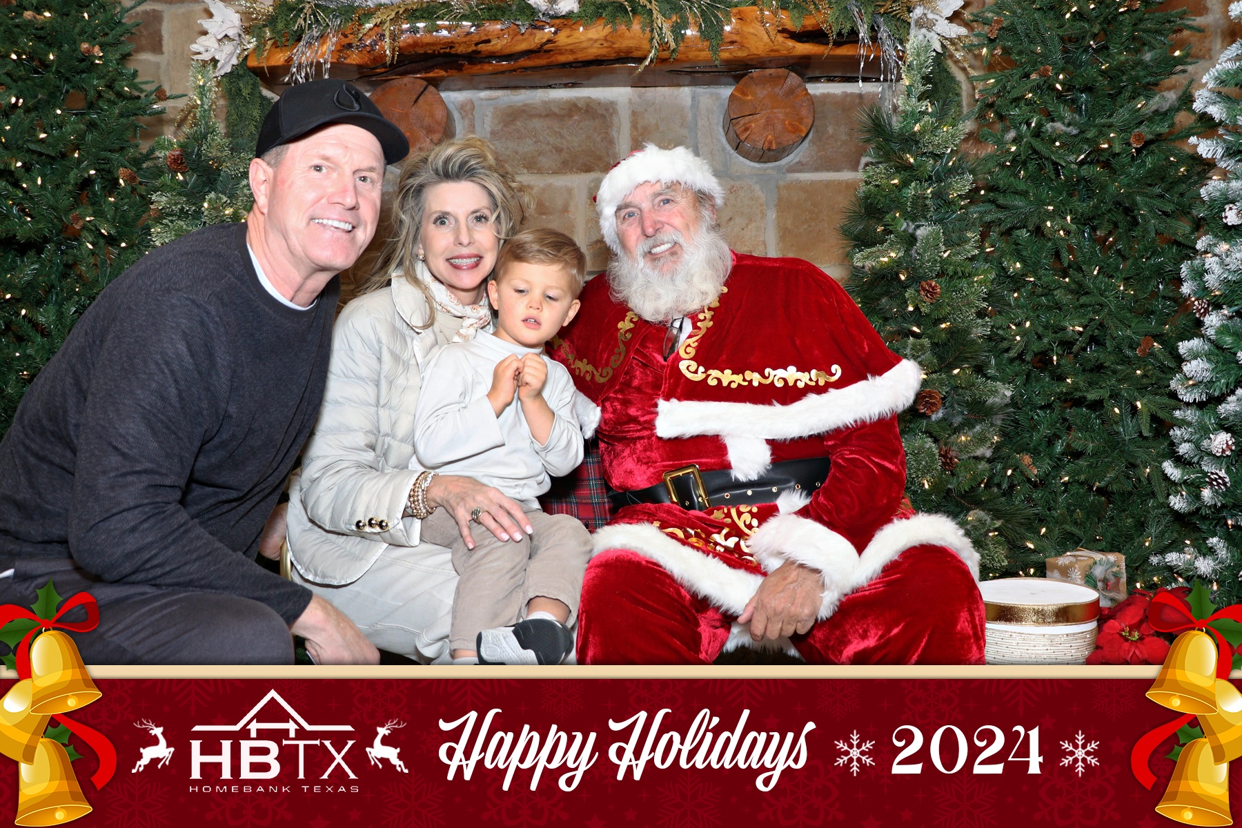HomeBank Texas Photos with Santa | View more photos from the event at gallery.rckapturedmemories.com/u/RCKapturedMemories/HomeBank-Texas-Photos-with-Santa