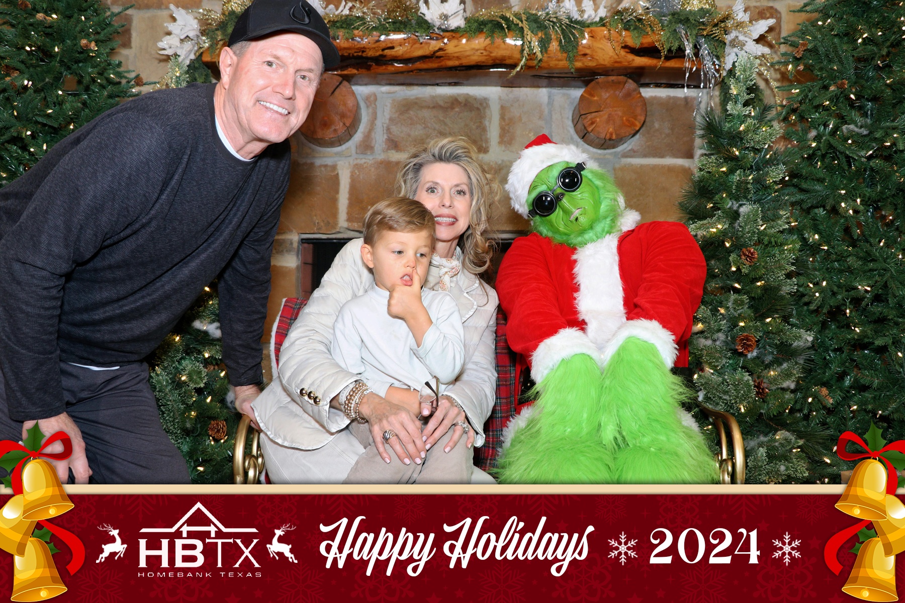 HomeBank Texas Photos with Santa | View more photos from the event at gallery.rckapturedmemories.com/u/RCKapturedMemories/HomeBank-Texas-Photos-with-Santa