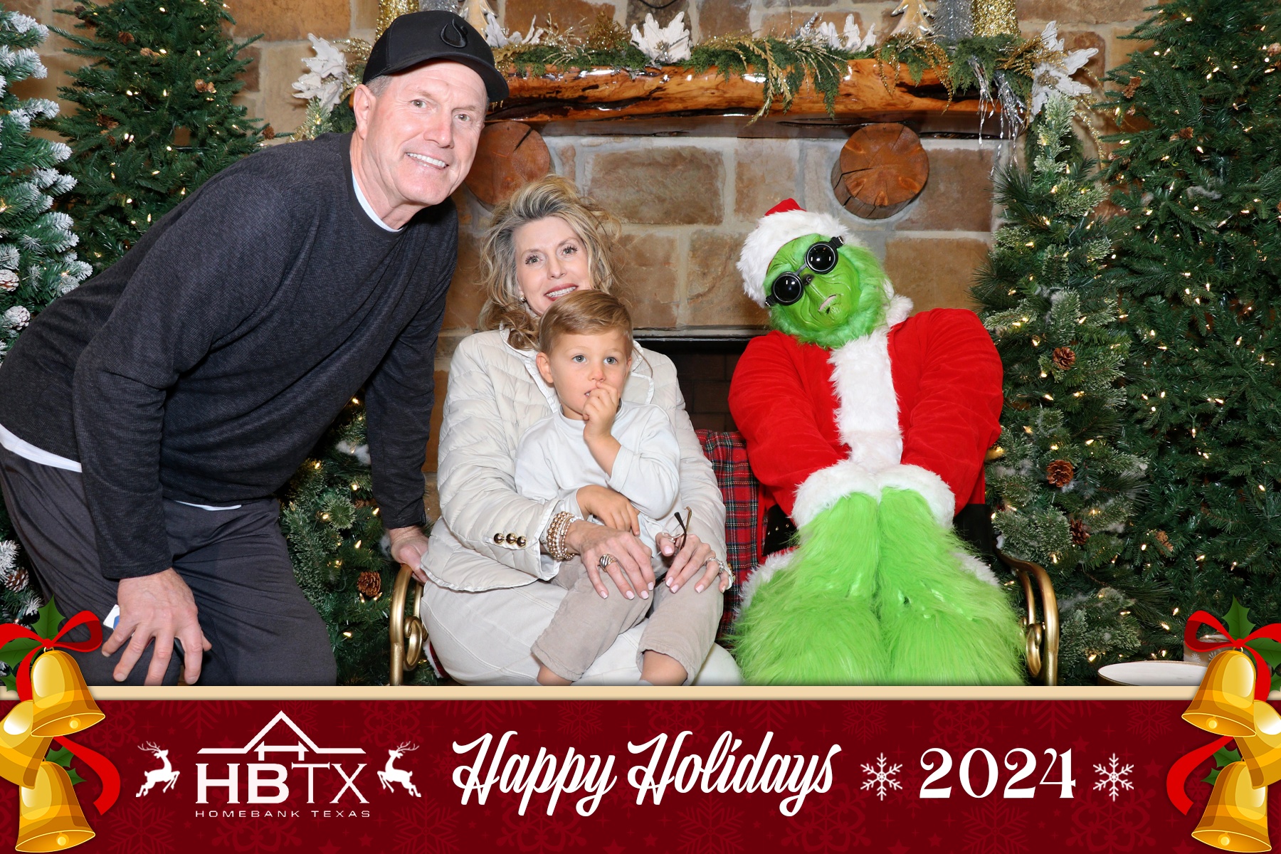HomeBank Texas Photos with Santa | View more photos from the event at gallery.rckapturedmemories.com/u/RCKapturedMemories/HomeBank-Texas-Photos-with-Santa