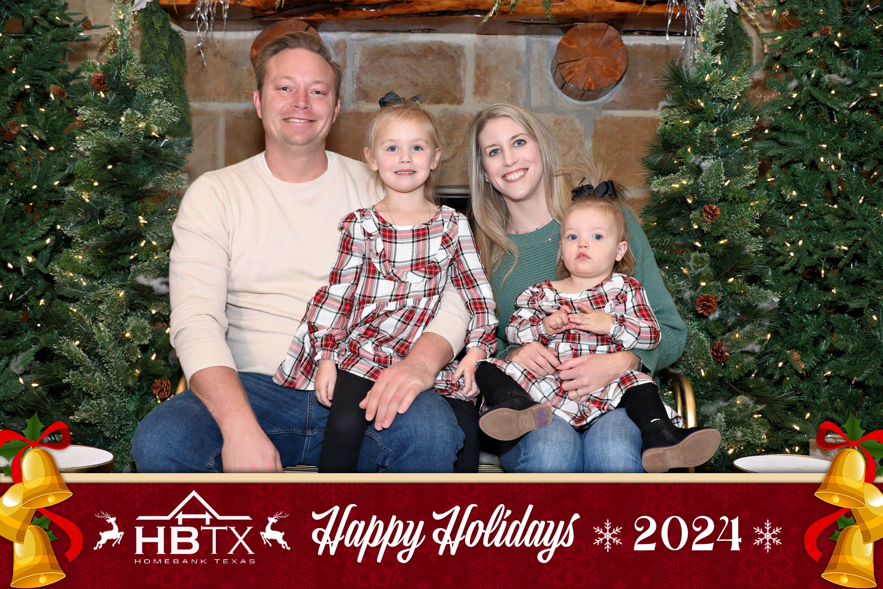 HomeBank Texas Photos with Santa | View more photos from the event at gallery.rckapturedmemories.com/u/RCKapturedMemories/HomeBank-Texas-Photos-with-Santa