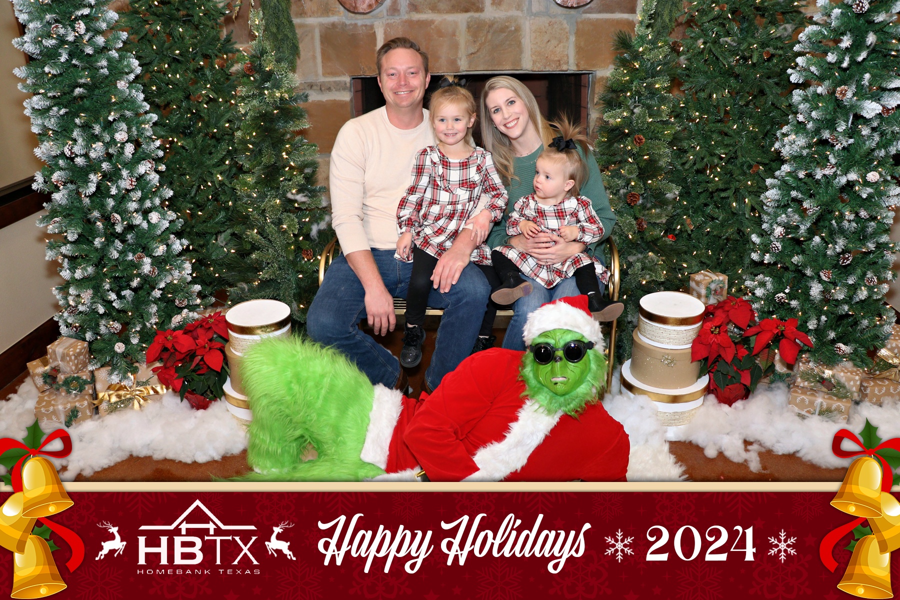 HomeBank Texas Photos with Santa | View more photos from the event at gallery.rckapturedmemories.com/u/RCKapturedMemories/HomeBank-Texas-Photos-with-Santa