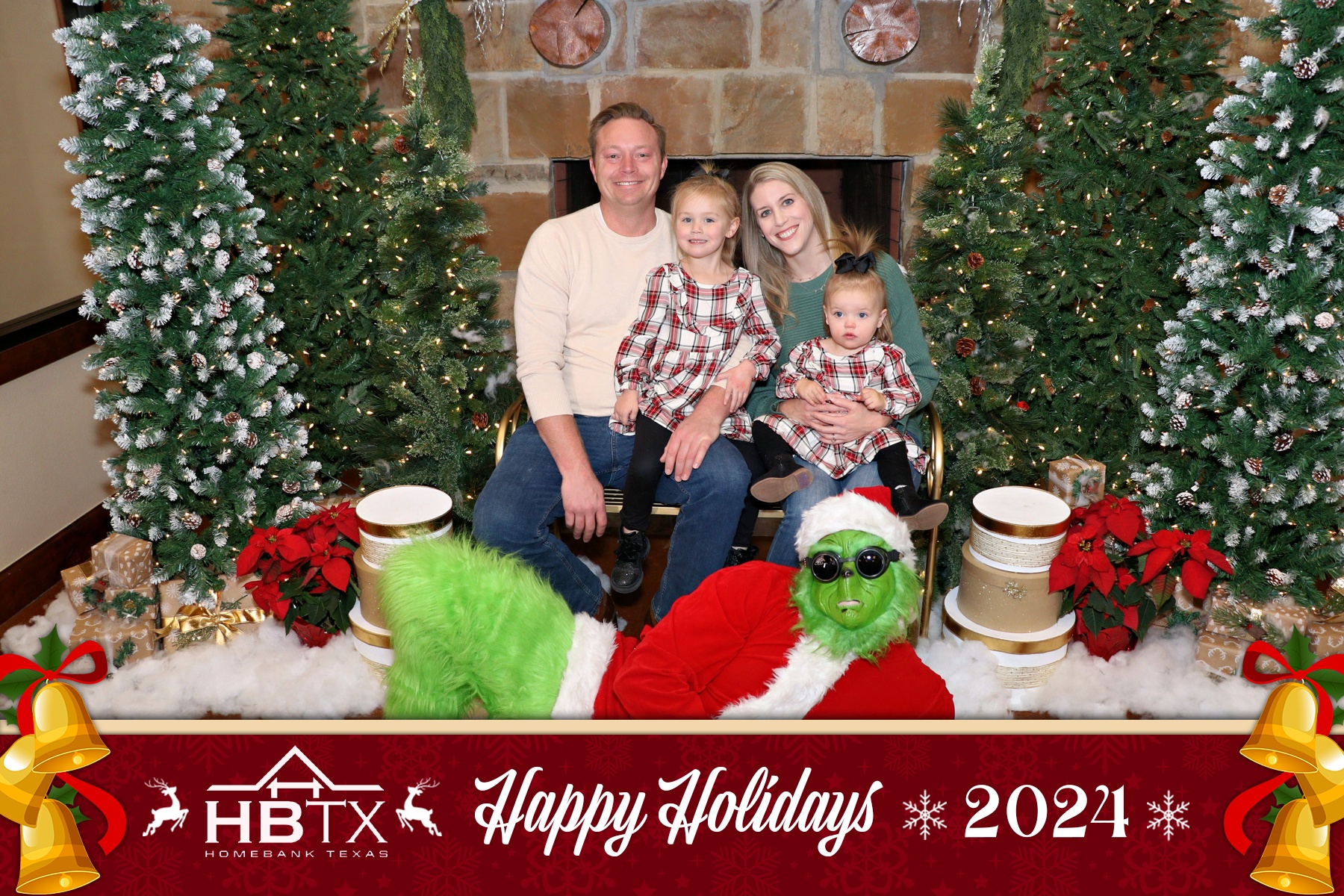 HomeBank Texas Photos with Santa | View more photos from the event at gallery.rckapturedmemories.com/u/RCKapturedMemories/HomeBank-Texas-Photos-with-Santa