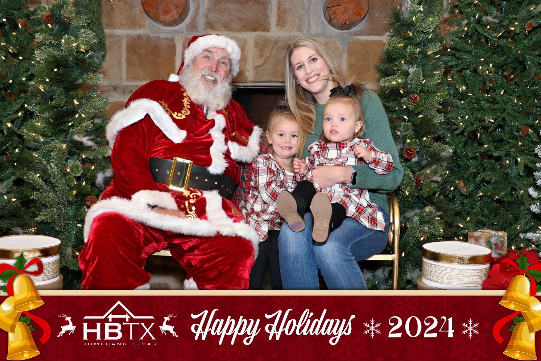 HomeBank Texas Photos with Santa | View more photos from the event at gallery.rckapturedmemories.com/u/RCKapturedMemories/HomeBank-Texas-Photos-with-Santa