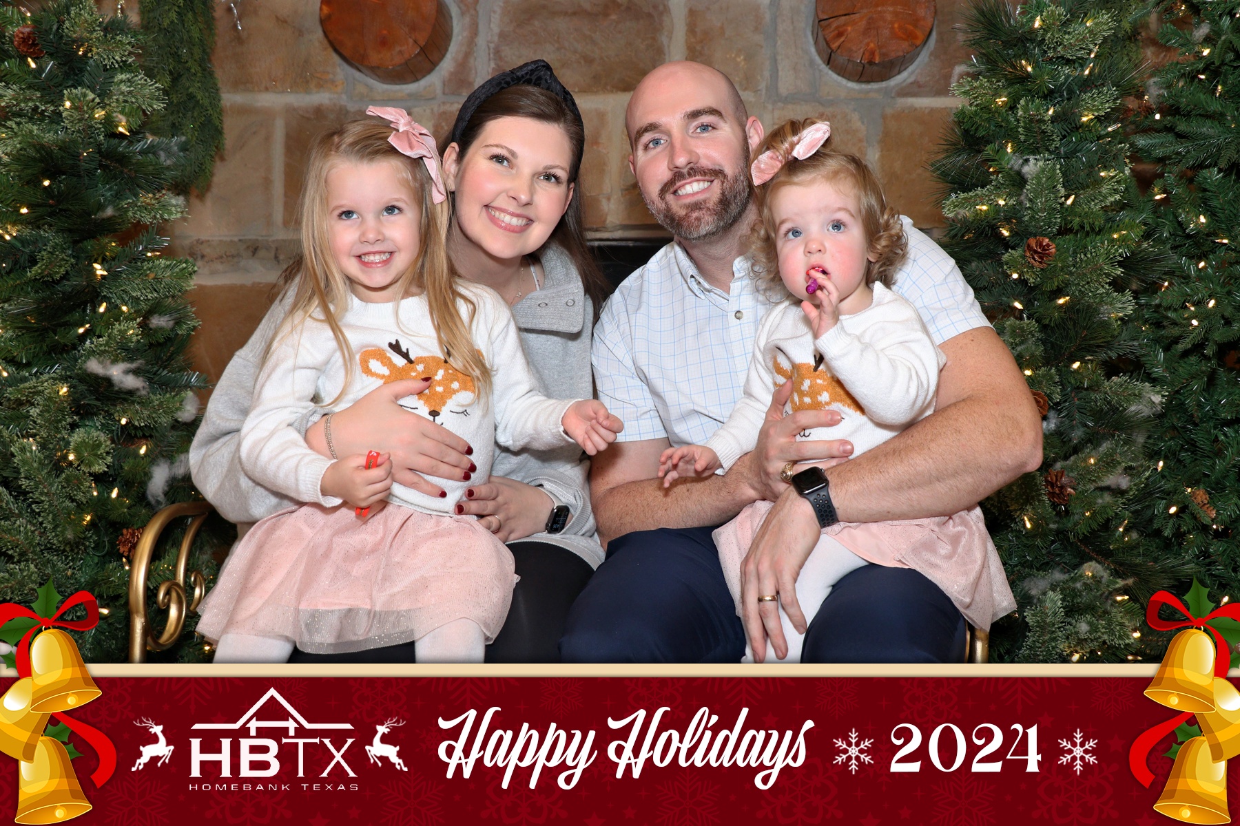 HomeBank Texas Photos with Santa | View more photos from the event at gallery.rckapturedmemories.com/u/RCKapturedMemories/HomeBank-Texas-Photos-with-Santa