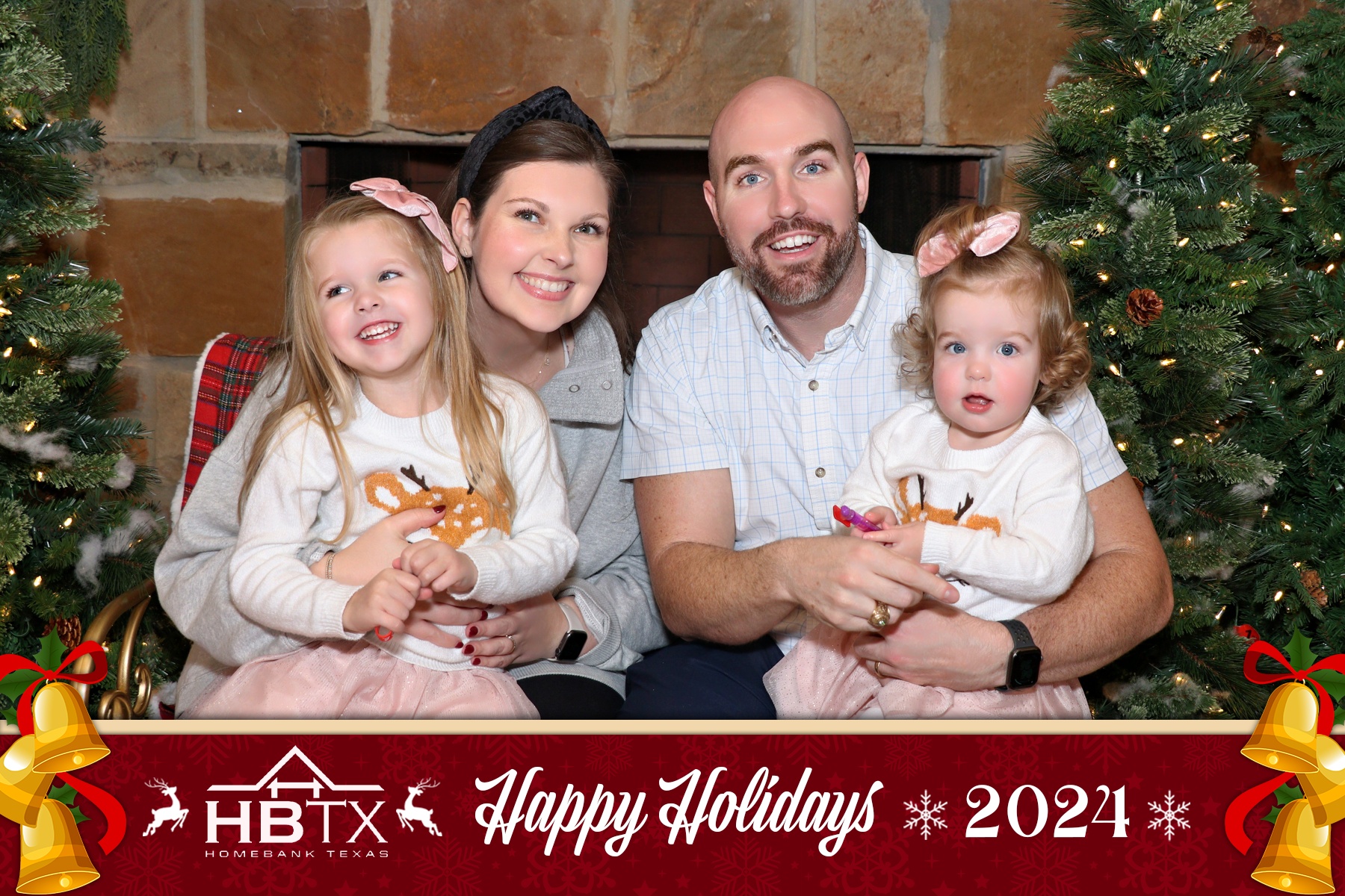 HomeBank Texas Photos with Santa | View more photos from the event at gallery.rckapturedmemories.com/u/RCKapturedMemories/HomeBank-Texas-Photos-with-Santa