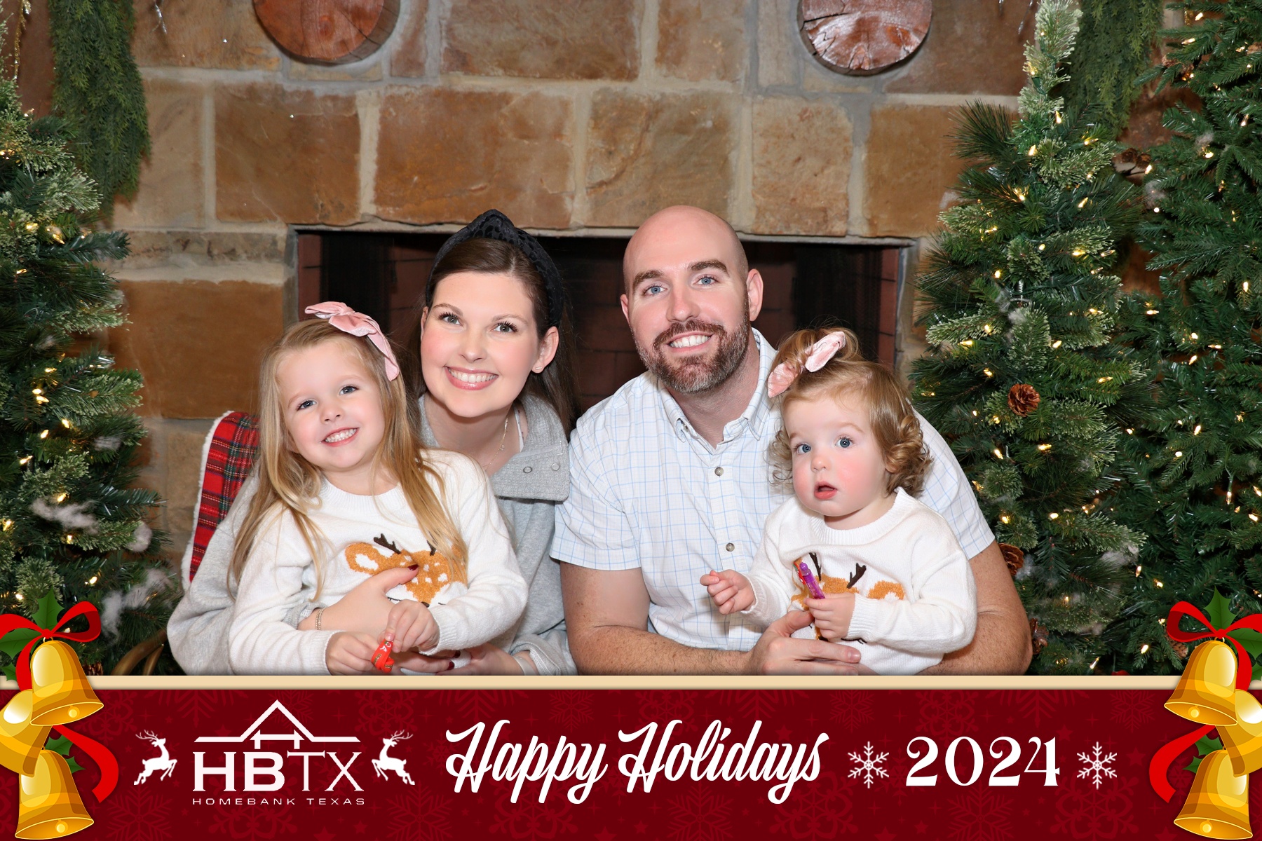 HomeBank Texas Photos with Santa | View more photos from the event at gallery.rckapturedmemories.com/u/RCKapturedMemories/HomeBank-Texas-Photos-with-Santa