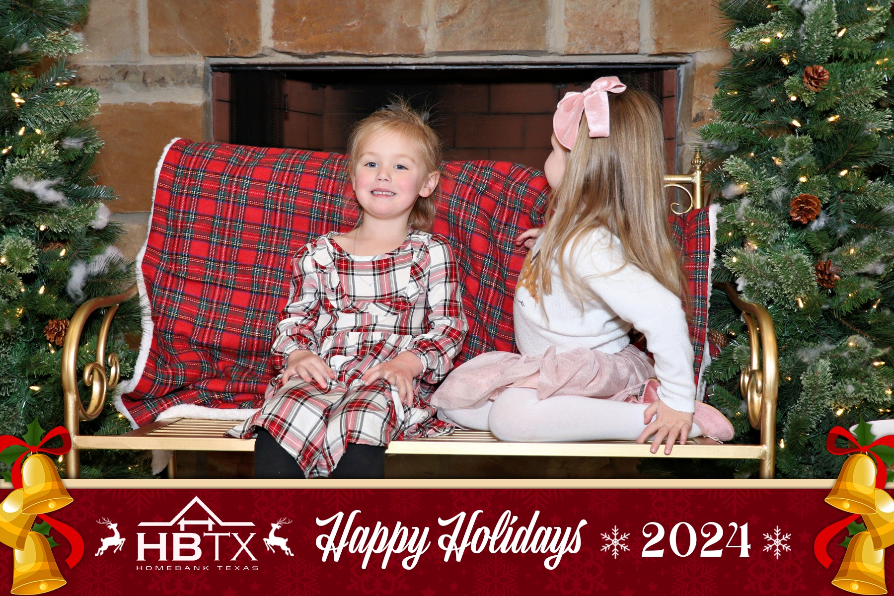 HomeBank Texas Photos with Santa | View more photos from the event at gallery.rckapturedmemories.com/u/RCKapturedMemories/HomeBank-Texas-Photos-with-Santa