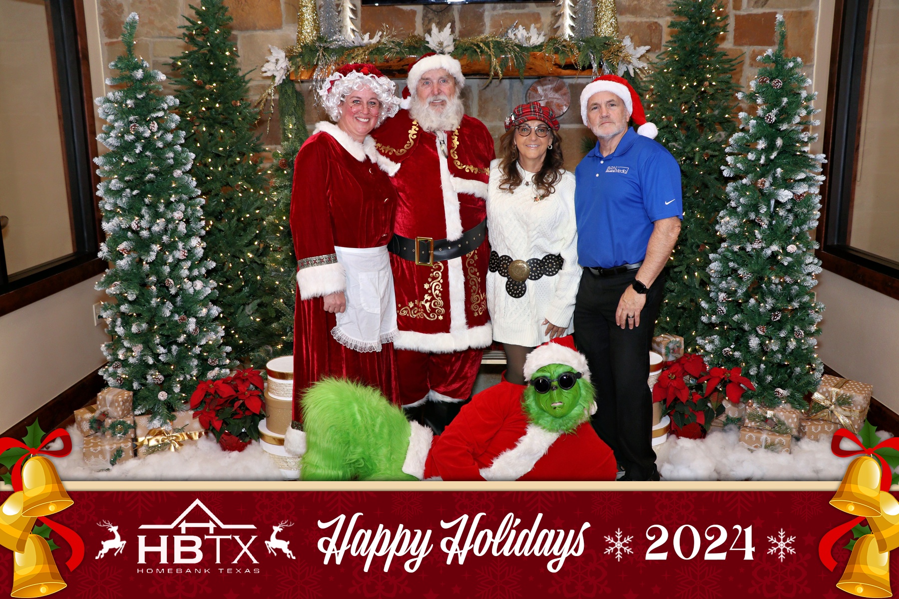 HomeBank Texas Photos with Santa | View more photos from the event at gallery.rckapturedmemories.com/u/RCKapturedMemories/HomeBank-Texas-Photos-with-Santa