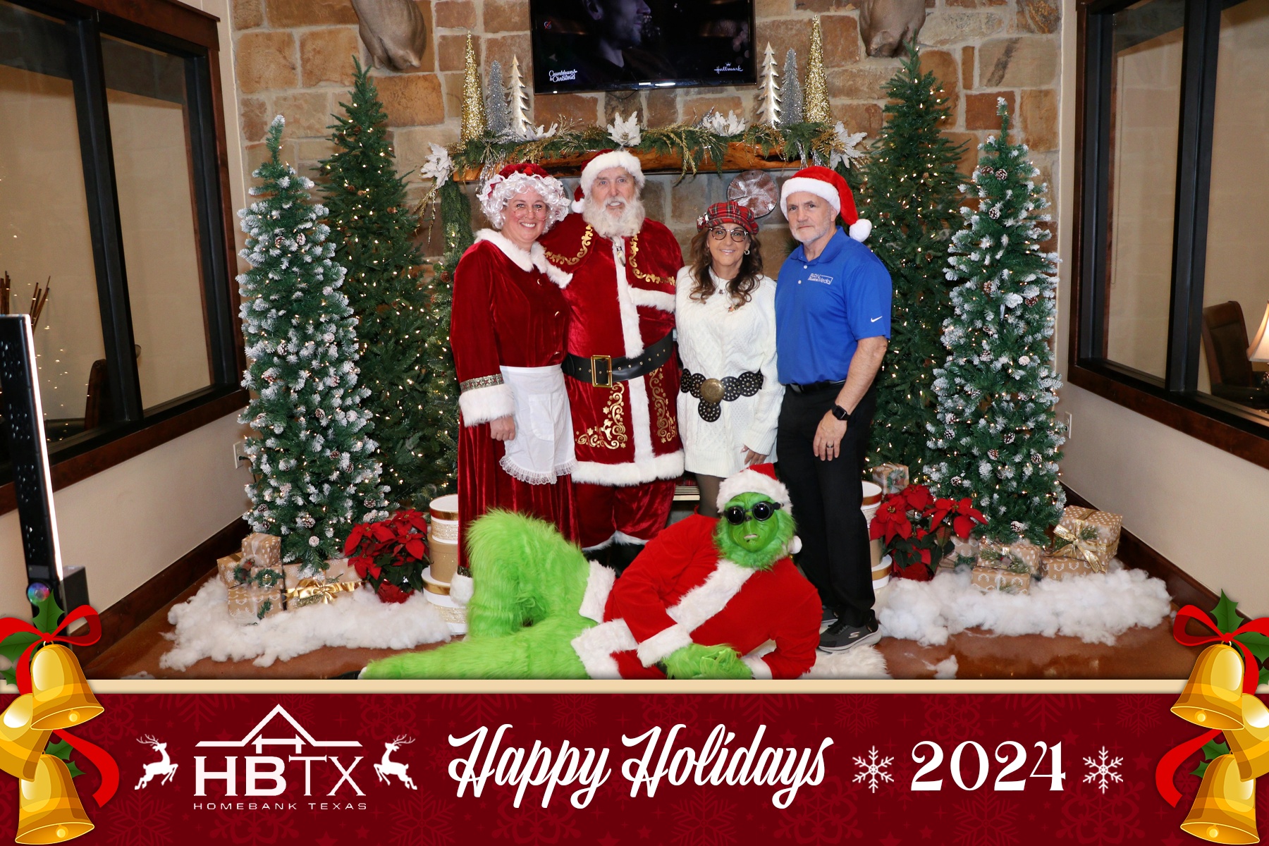 HomeBank Texas Photos with Santa | View more photos from the event at gallery.rckapturedmemories.com/u/RCKapturedMemories/HomeBank-Texas-Photos-with-Santa