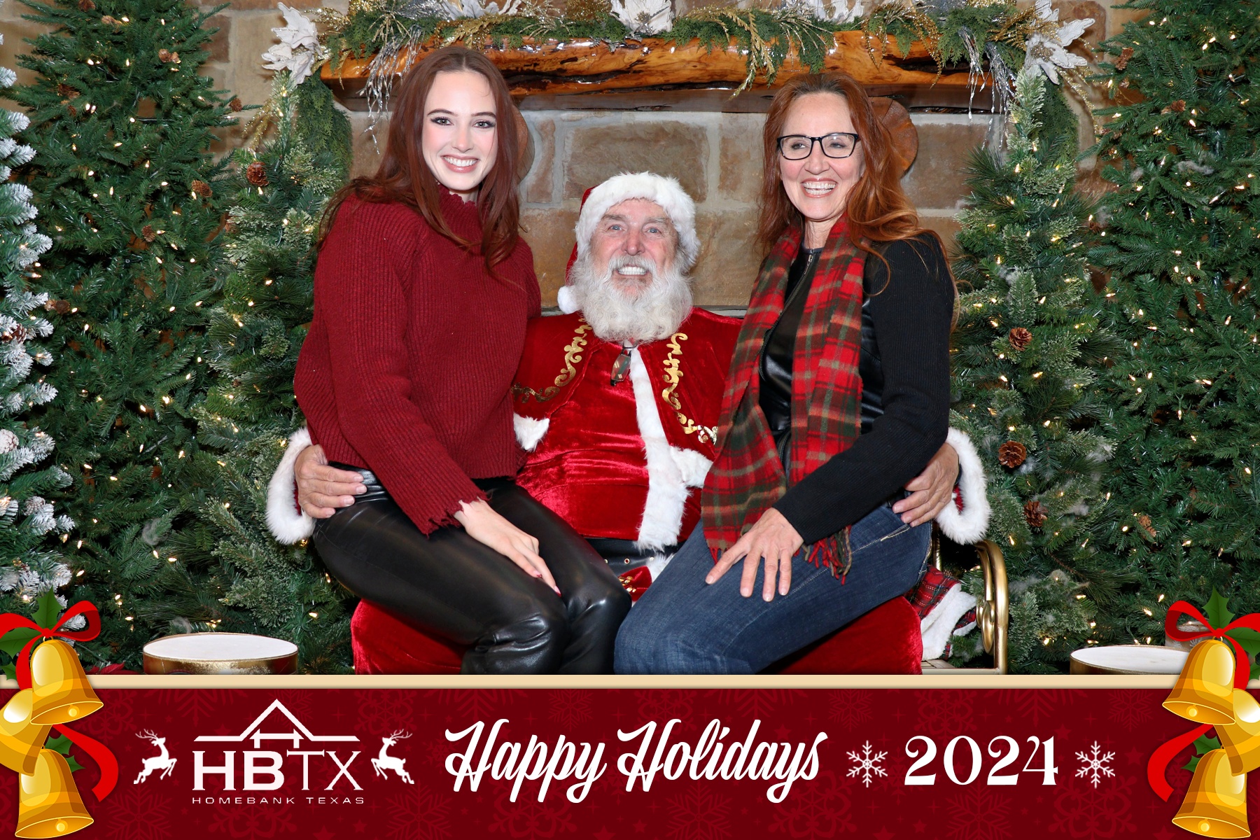 HomeBank Texas Photos with Santa | View more photos from the event at gallery.rckapturedmemories.com/u/RCKapturedMemories/HomeBank-Texas-Photos-with-Santa