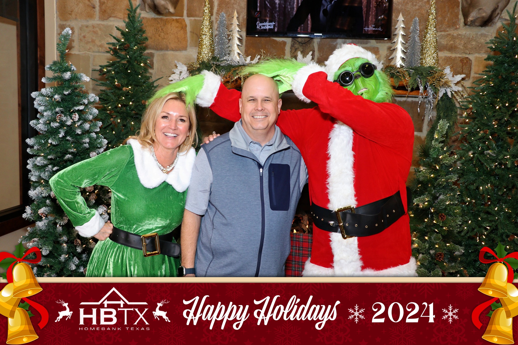 HomeBank Texas Photos with Santa | View more photos from the event at gallery.rckapturedmemories.com/u/RCKapturedMemories/HomeBank-Texas-Photos-with-Santa
