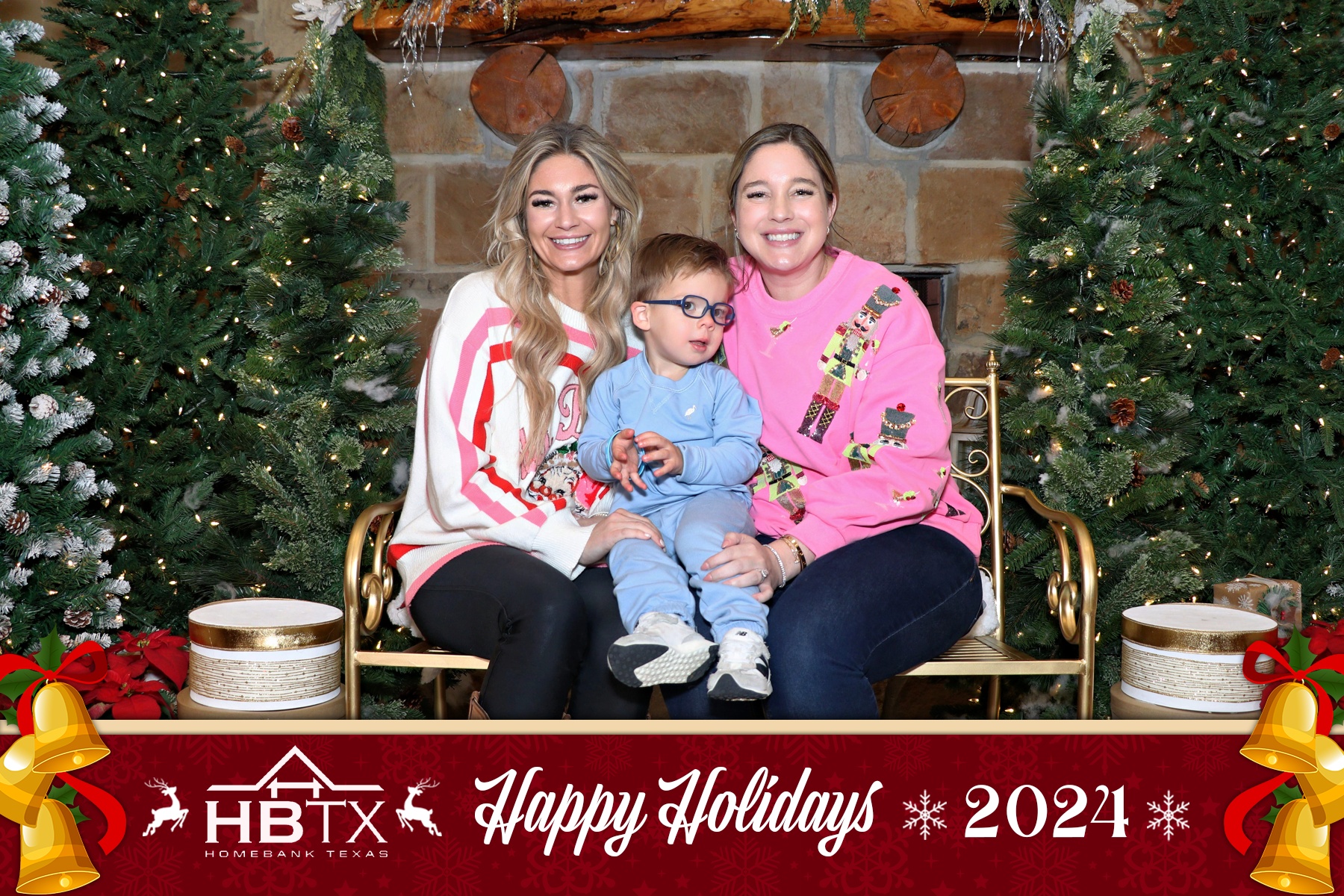 HomeBank Texas Photos with Santa | View more photos from the event at gallery.rckapturedmemories.com/u/RCKapturedMemories/HomeBank-Texas-Photos-with-Santa