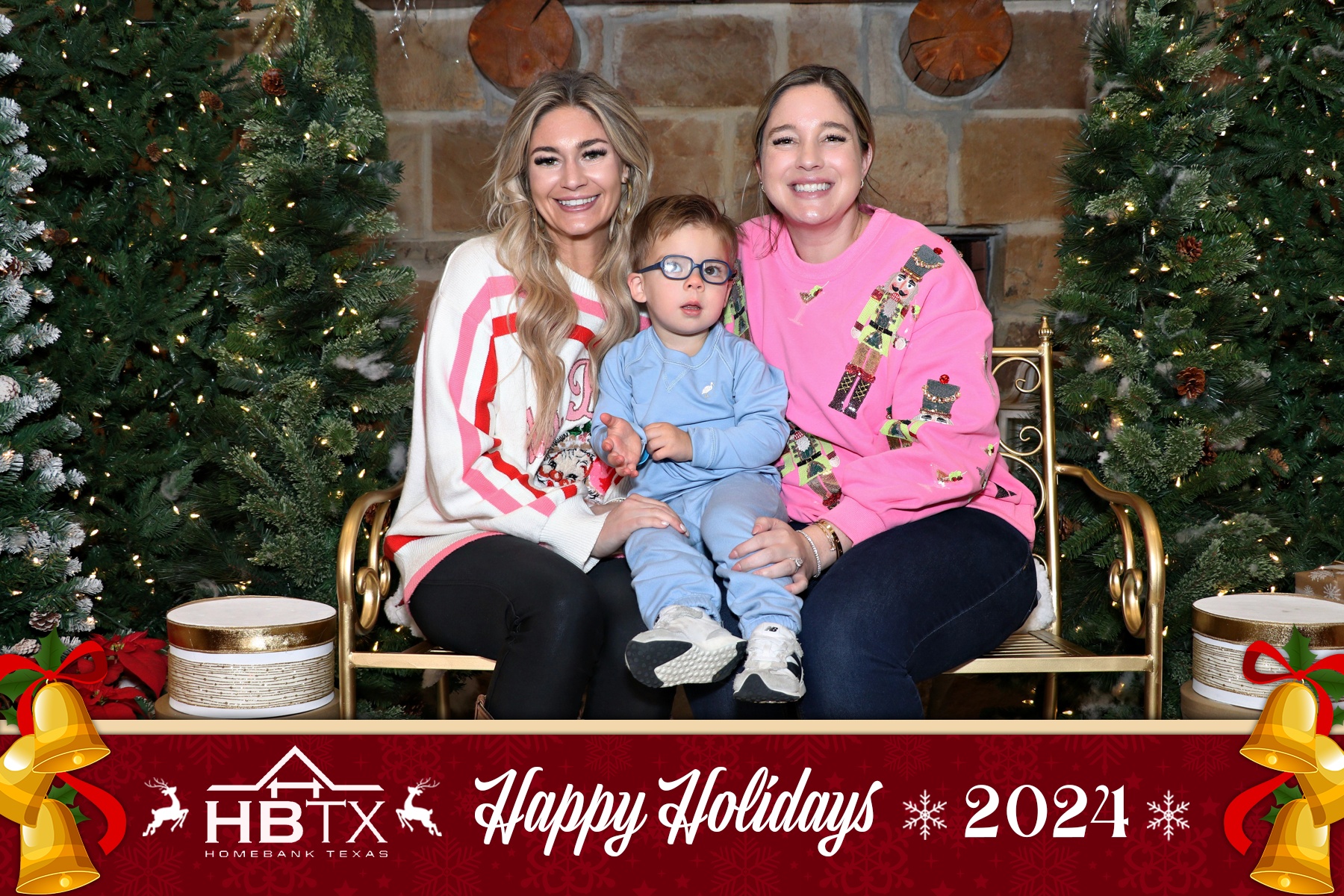 HomeBank Texas Photos with Santa | View more photos from the event at gallery.rckapturedmemories.com/u/RCKapturedMemories/HomeBank-Texas-Photos-with-Santa