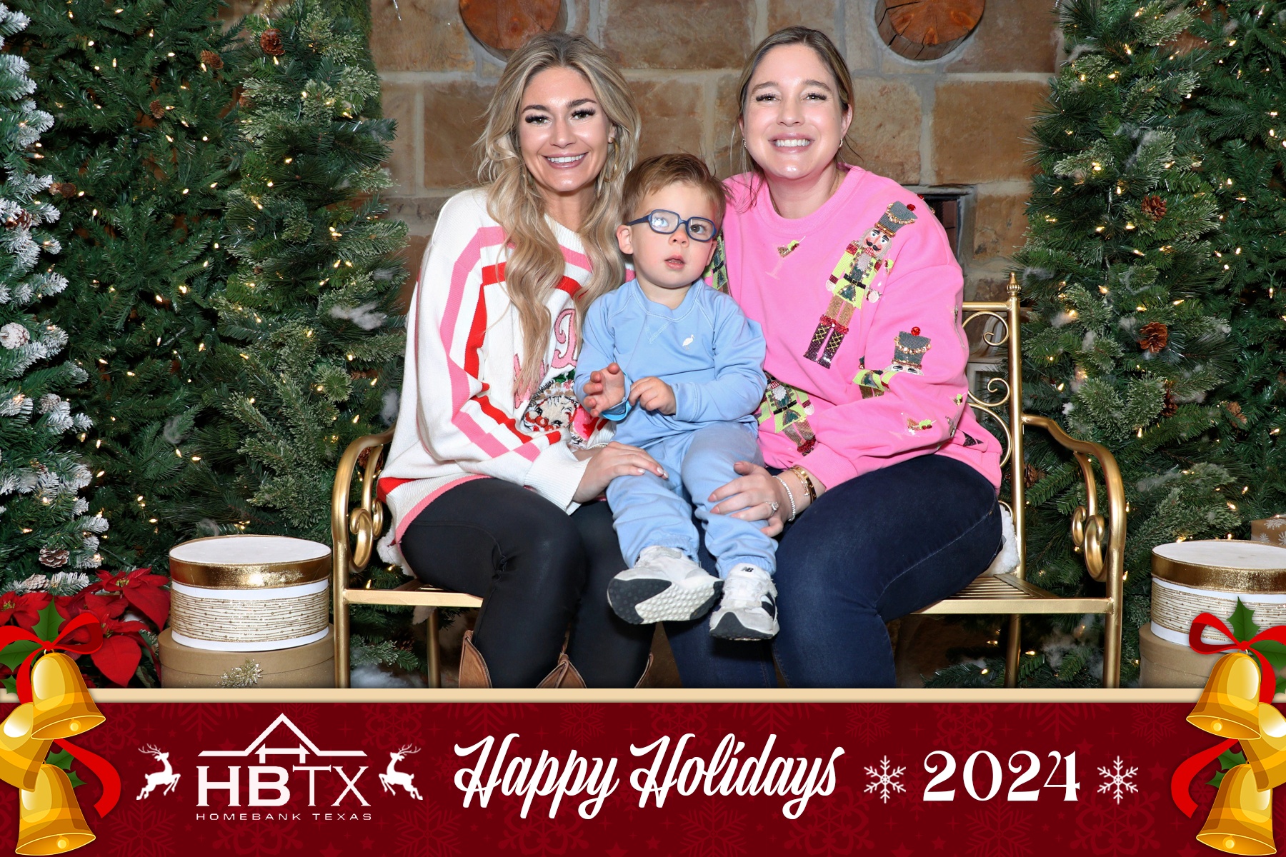HomeBank Texas Photos with Santa | View more photos from the event at gallery.rckapturedmemories.com/u/RCKapturedMemories/HomeBank-Texas-Photos-with-Santa