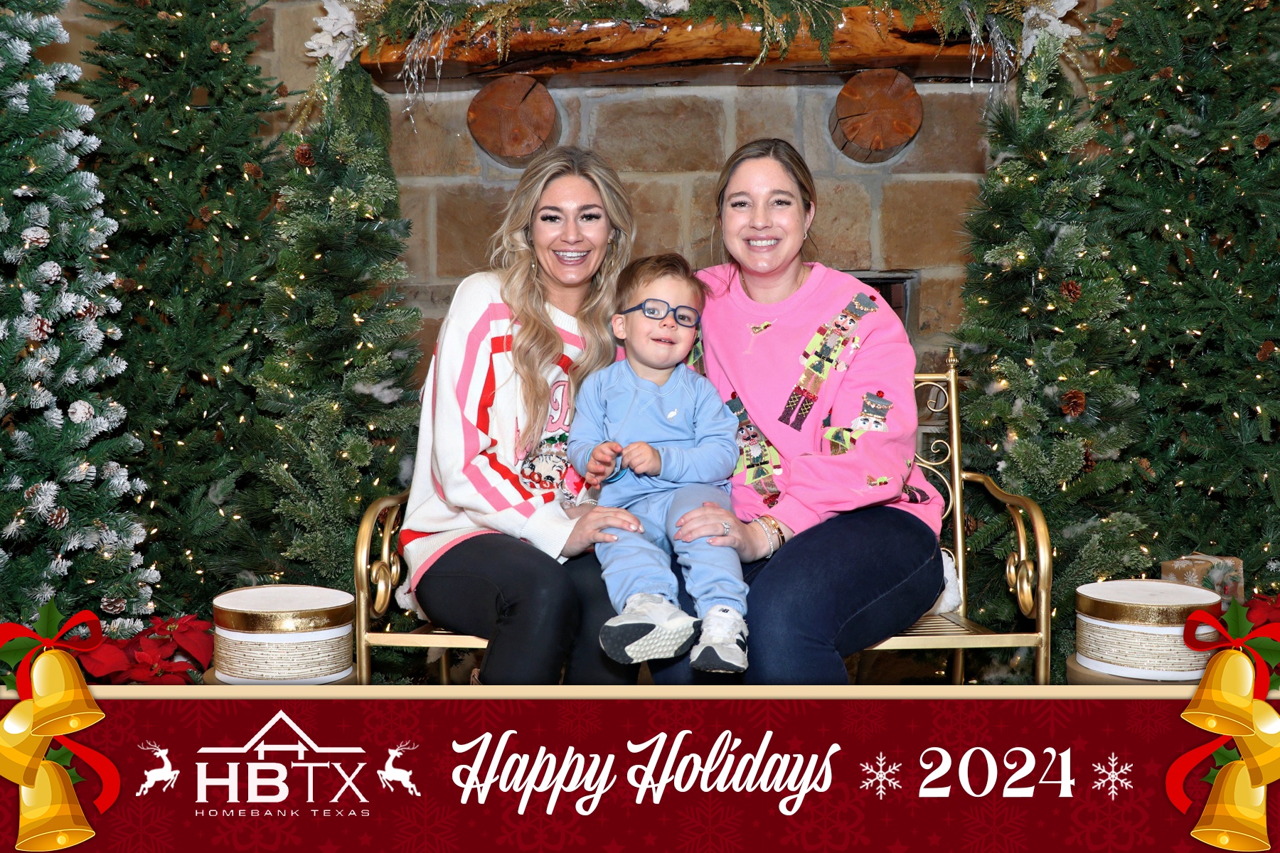 HomeBank Texas Photos with Santa | View more photos from the event at gallery.rckapturedmemories.com/u/RCKapturedMemories/HomeBank-Texas-Photos-with-Santa