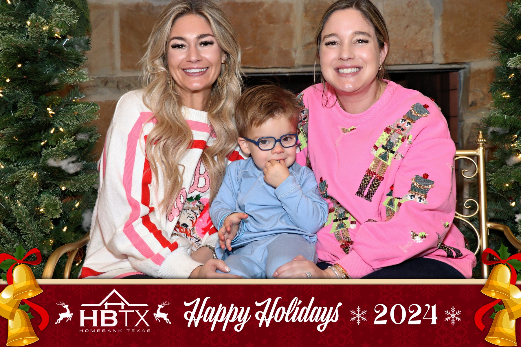 HomeBank Texas Photos with Santa | View more photos from the event at gallery.rckapturedmemories.com/u/RCKapturedMemories/HomeBank-Texas-Photos-with-Santa