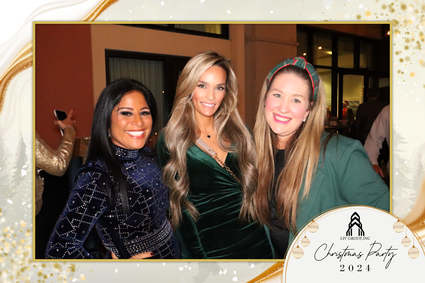 LIV Group Christmas Party | View more photos from the event at gallery.rckapturedmemories.com/u/RCKapturedMemories/LIV-Group-Christmas-Party-0