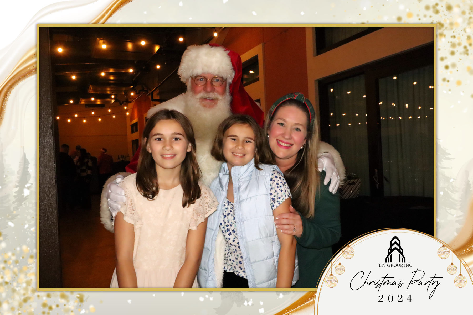 LIV Group Christmas Party | View more photos from the event at gallery.rckapturedmemories.com/u/RCKapturedMemories/LIV-Group-Christmas-Party-0