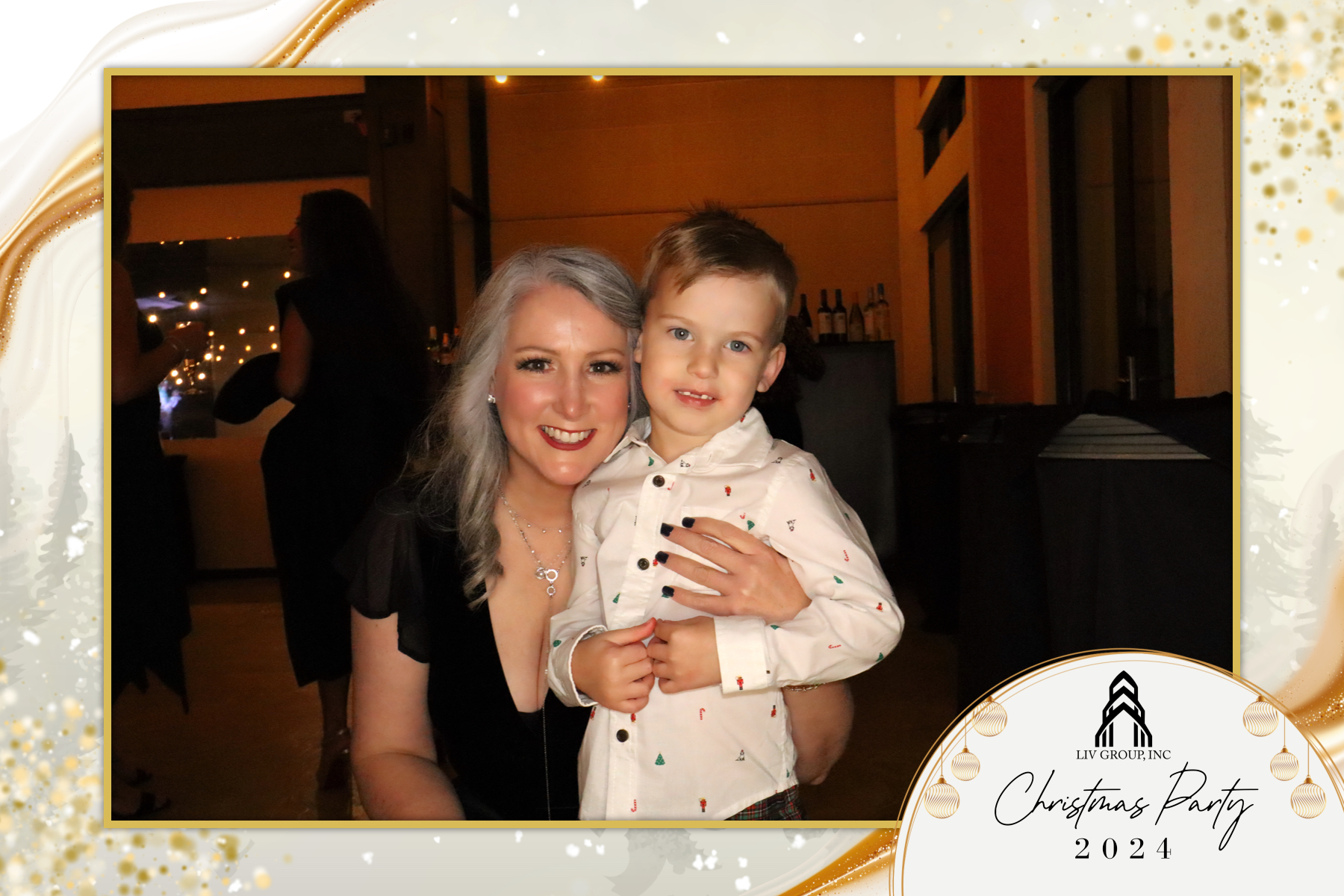 LIV Group Christmas Party | View more photos from the event at gallery.rckapturedmemories.com/u/RCKapturedMemories/LIV-Group-Christmas-Party-0