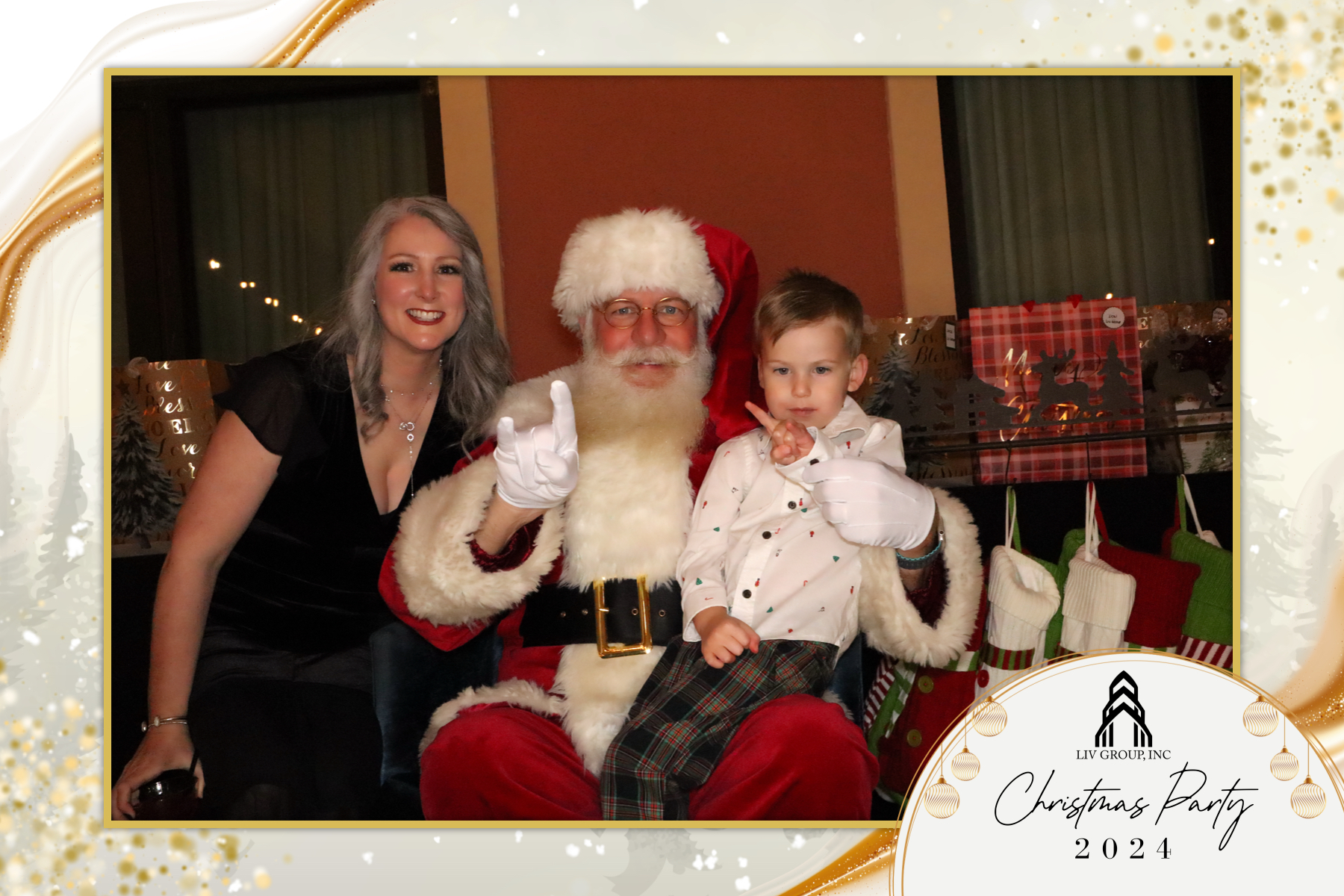 LIV Group Christmas Party | View more photos from the event at gallery.rckapturedmemories.com/u/RCKapturedMemories/LIV-Group-Christmas-Party-0