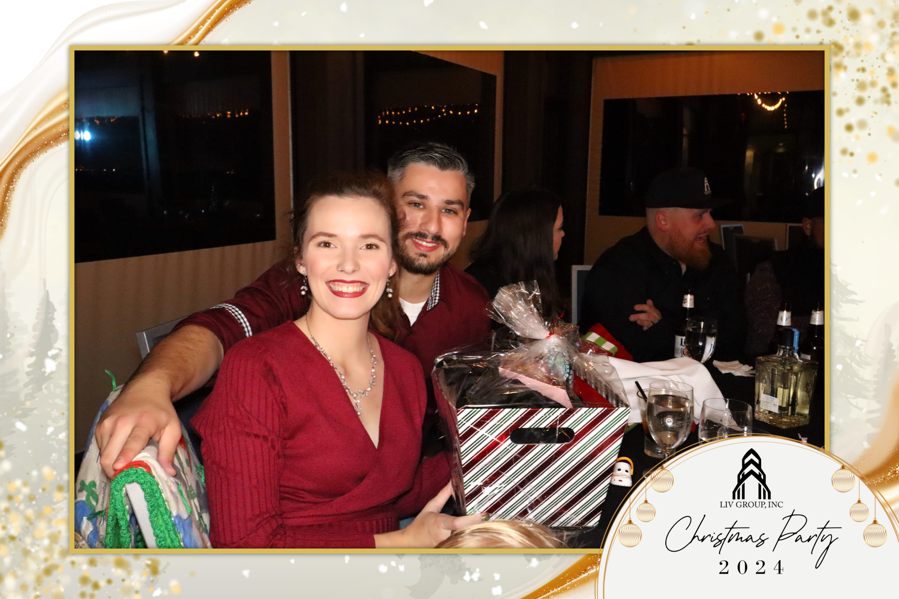 LIV Group Christmas Party | View more photos from the event at gallery.rckapturedmemories.com/u/RCKapturedMemories/LIV-Group-Christmas-Party-0
