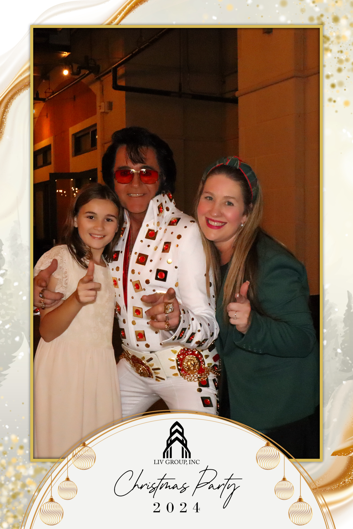 LIV Group Christmas Party | View more photos from the event at gallery.rckapturedmemories.com/u/RCKapturedMemories/LIV-Group-Christmas-Party-0