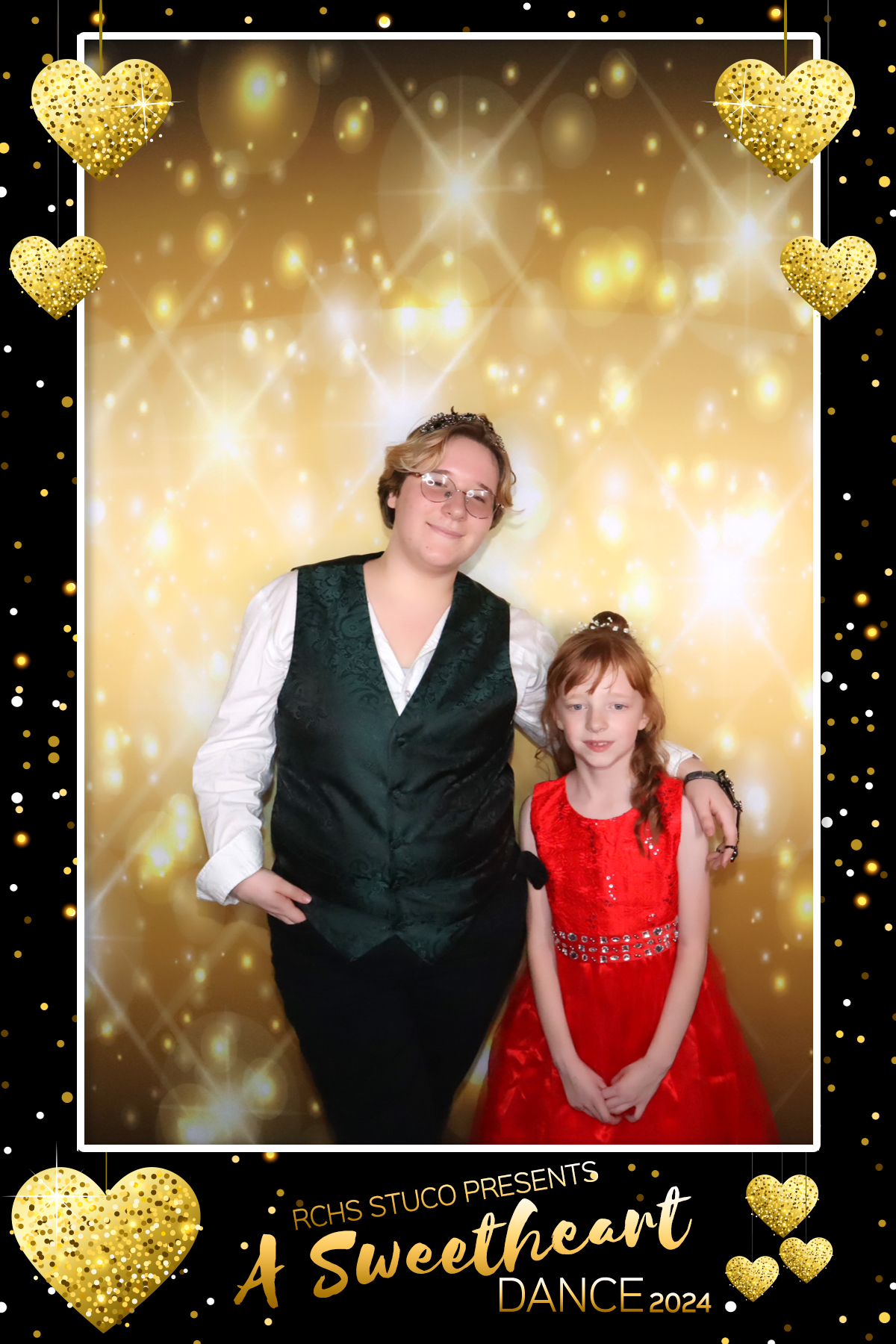 RCHS:  A SWEETHEART DANCE | View more photos from the event at gallery.rckapturedmemories.com/u/RCKapturedMemories/RCHS-A-SWEETHEART-DANCE