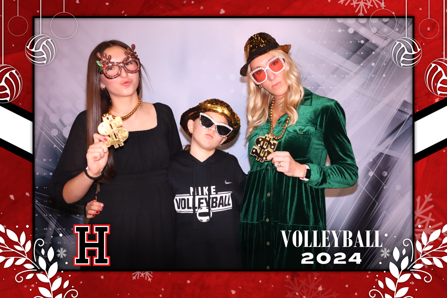 RHHS VOLLEYBALL BANQUET | View more photos from the event at gallery.rckapturedmemories.com/u/RCKapturedMemories/RHHS-VOLLEYBALL-BANQUET