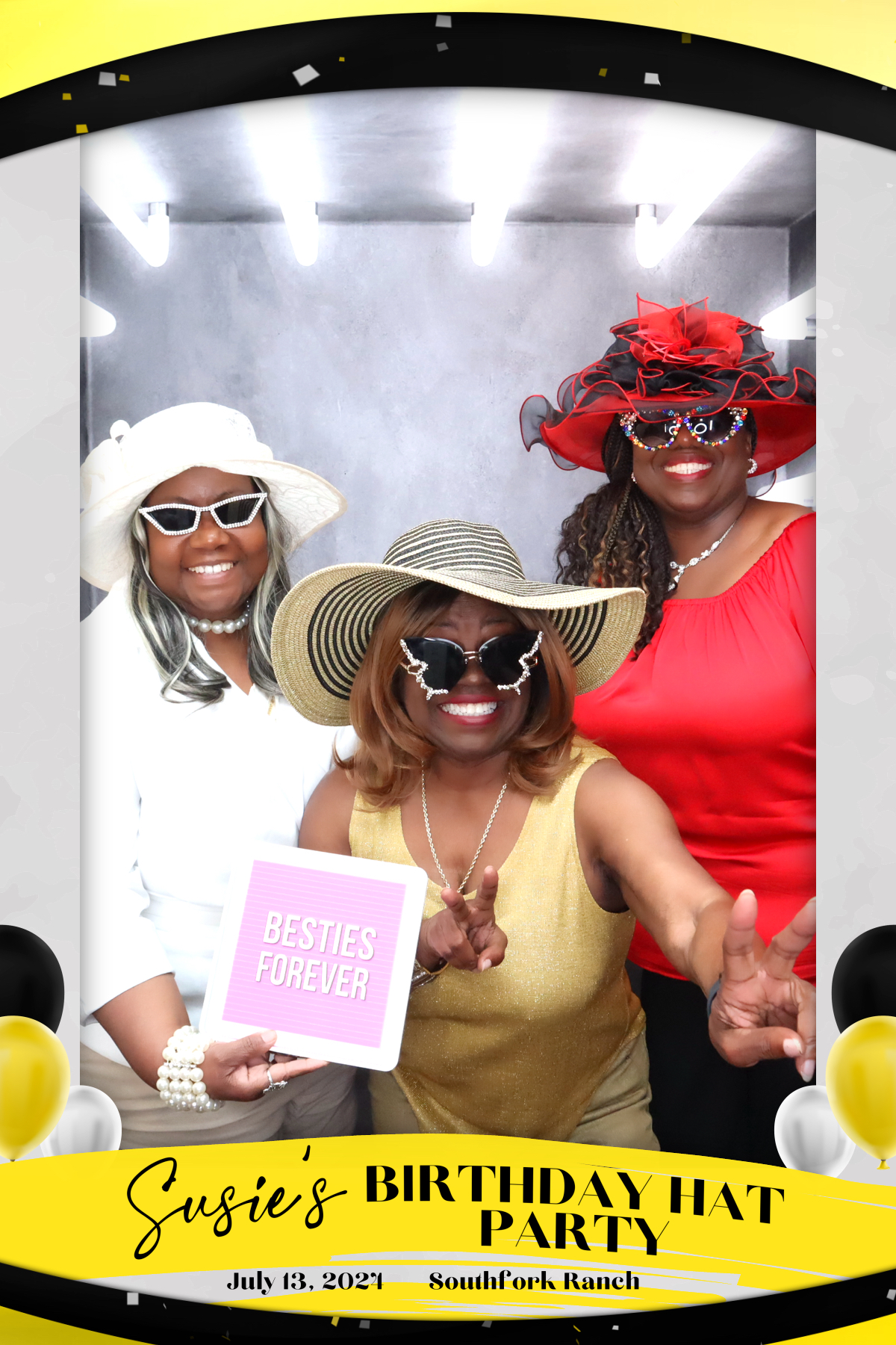 Susie's Birthday Hat Party | View more photos from the event at gallery.rckapturedmemories.com/u/RCKapturedMemories/Susies-Birthday-Hat-Party
