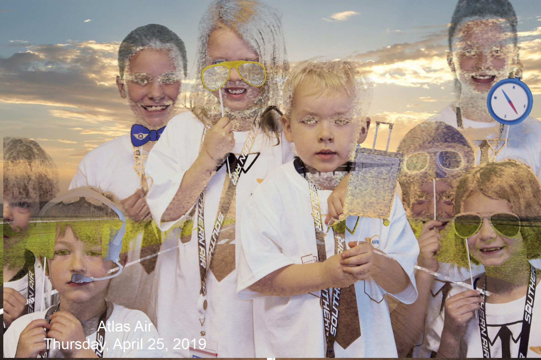 Atlas Air  | View more photos from the event at gallery.saycheesephotobooth.com/u/SayCheesePhotoBooth/Atlas-Air
