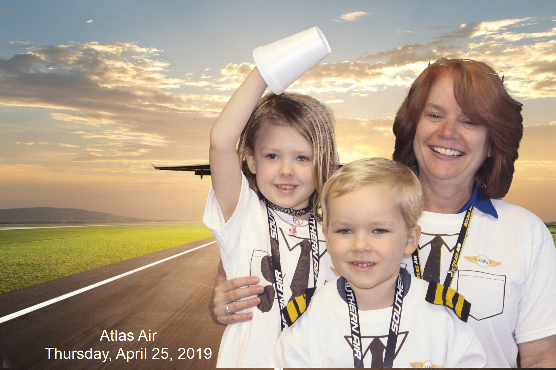 Atlas Air  | View more photos from the event at gallery.saycheesephotobooth.com/u/SayCheesePhotoBooth/Atlas-Air