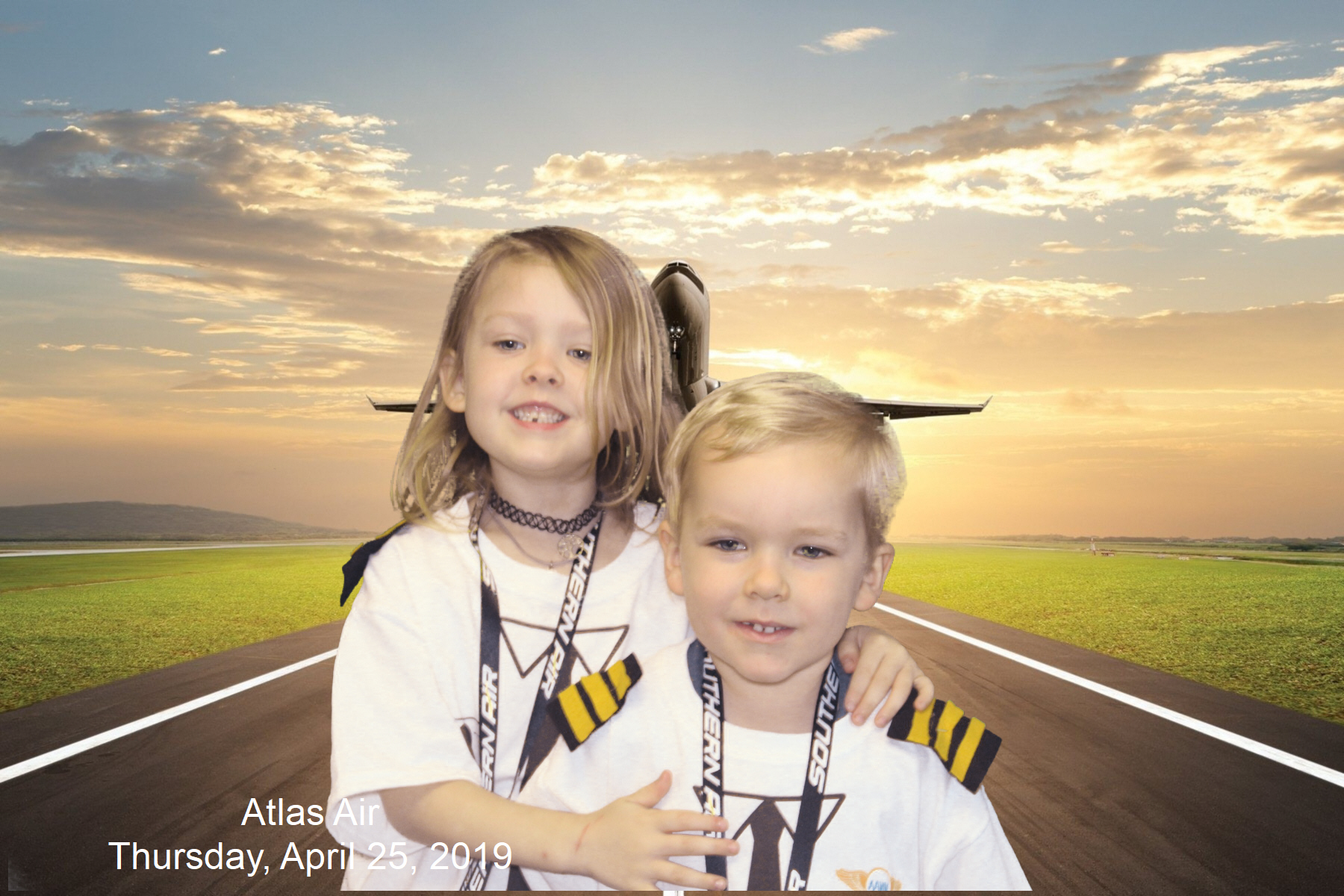 Atlas Air  | View more photos from the event at gallery.saycheesephotobooth.com/u/SayCheesePhotoBooth/Atlas-Air
