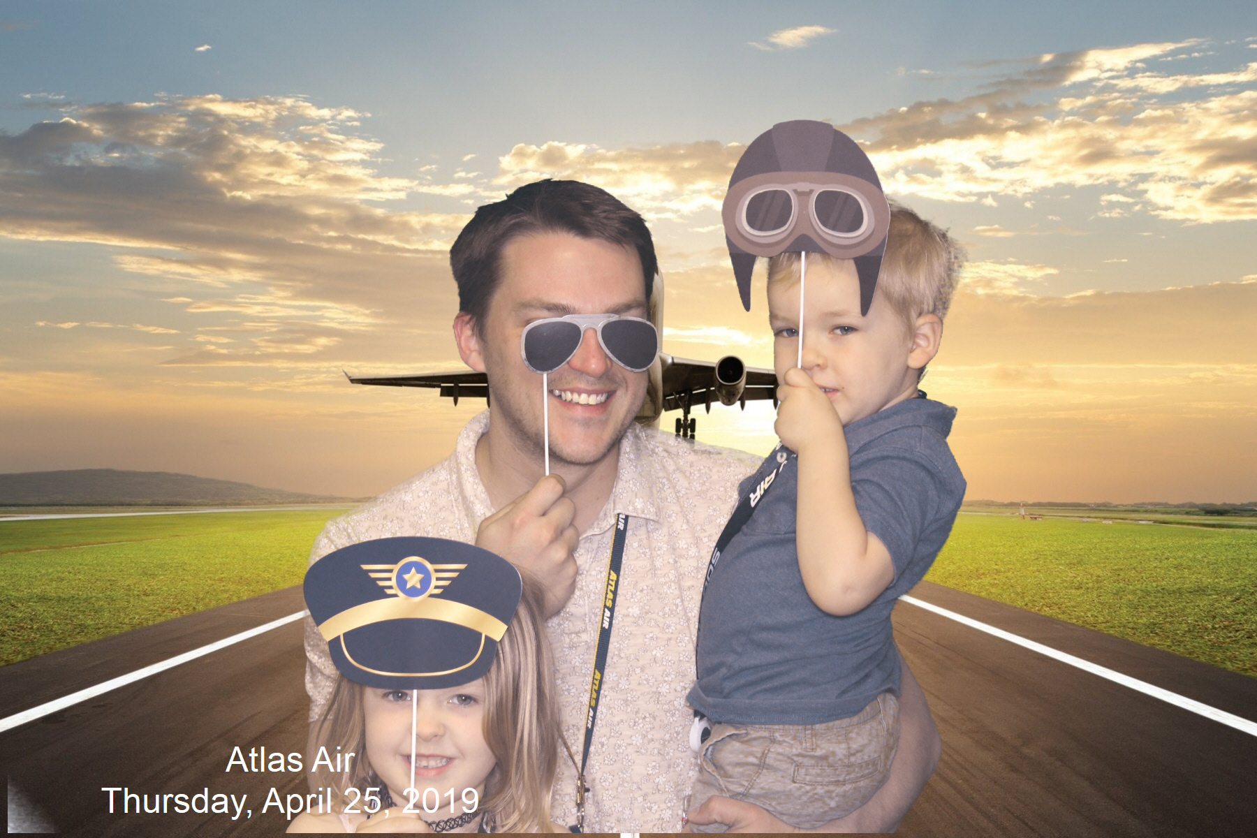 Atlas Air  | View more photos from the event at gallery.saycheesephotobooth.com/u/SayCheesePhotoBooth/Atlas-Air